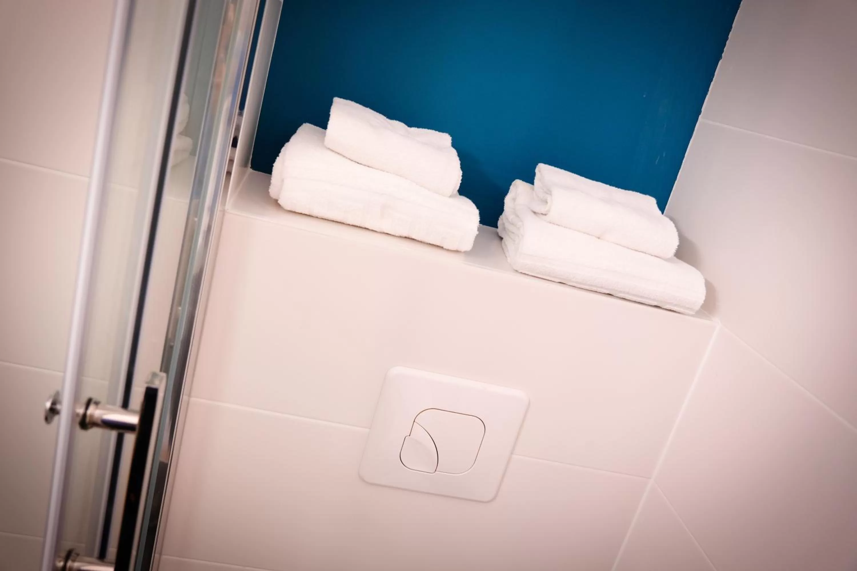 Bathroom in Kyriad Direct Perpignan Nord - Aéroport