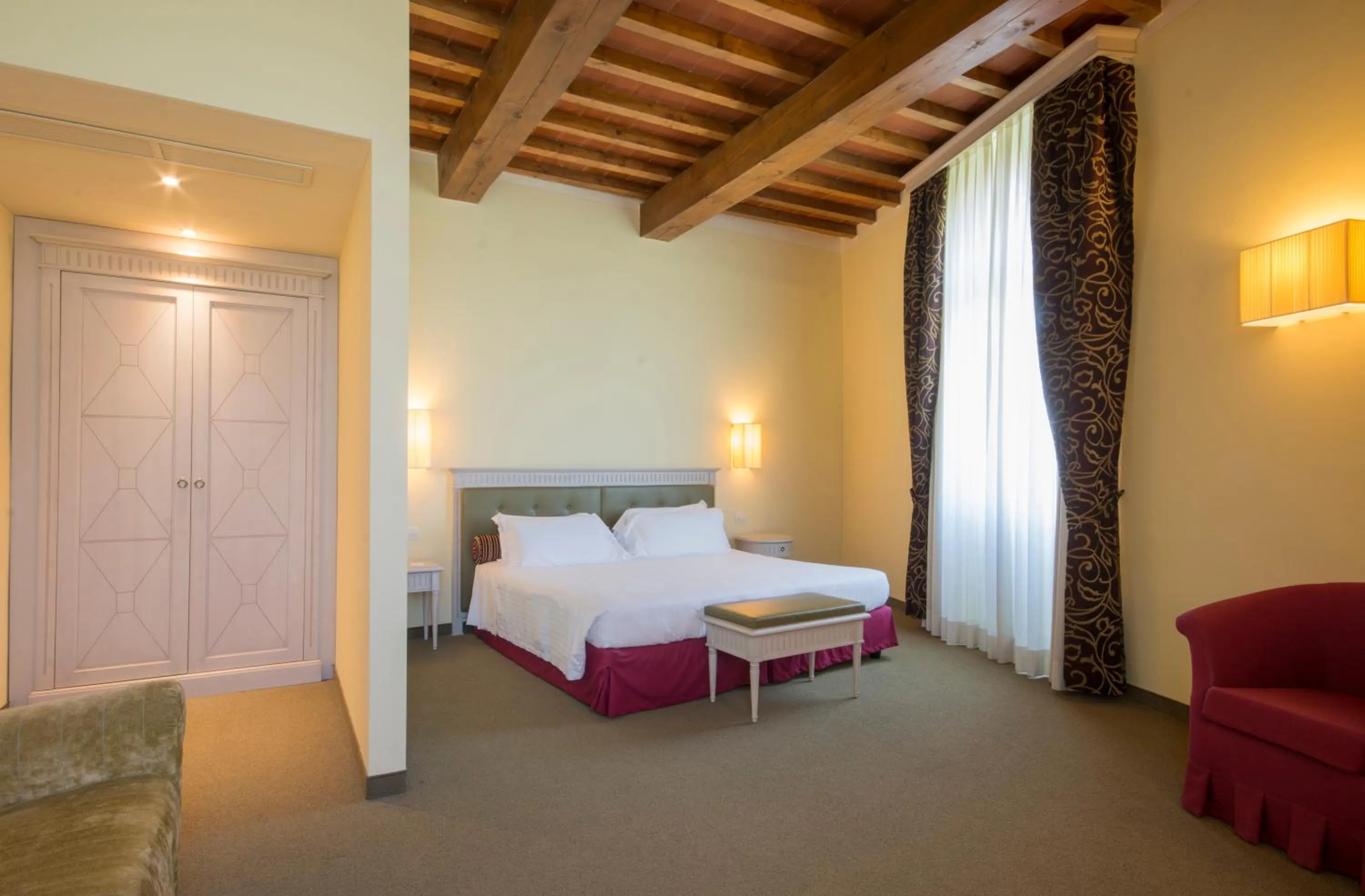 Bed in LHP Certaldo Resort