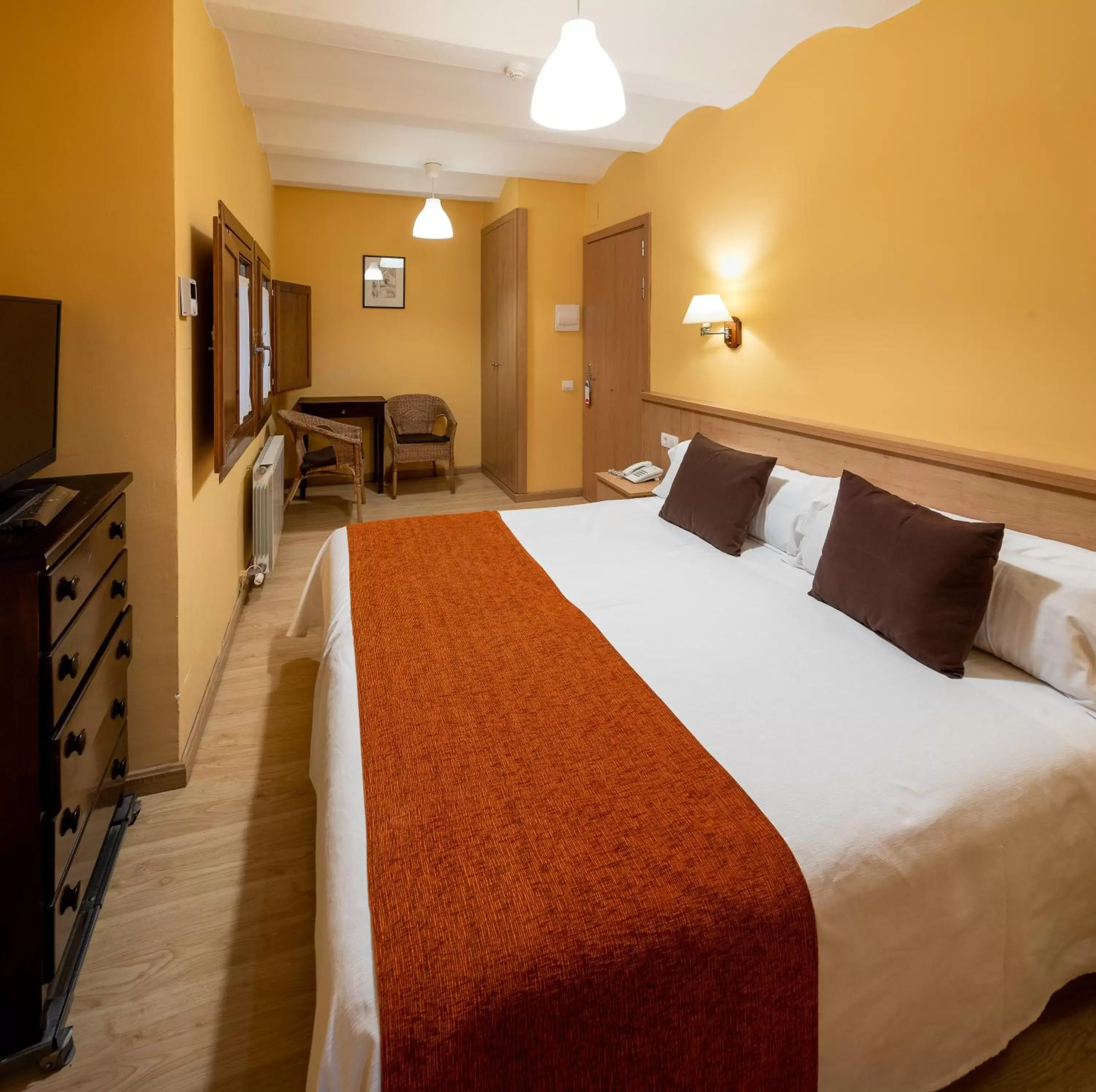 Bed in Hotel Ripoll