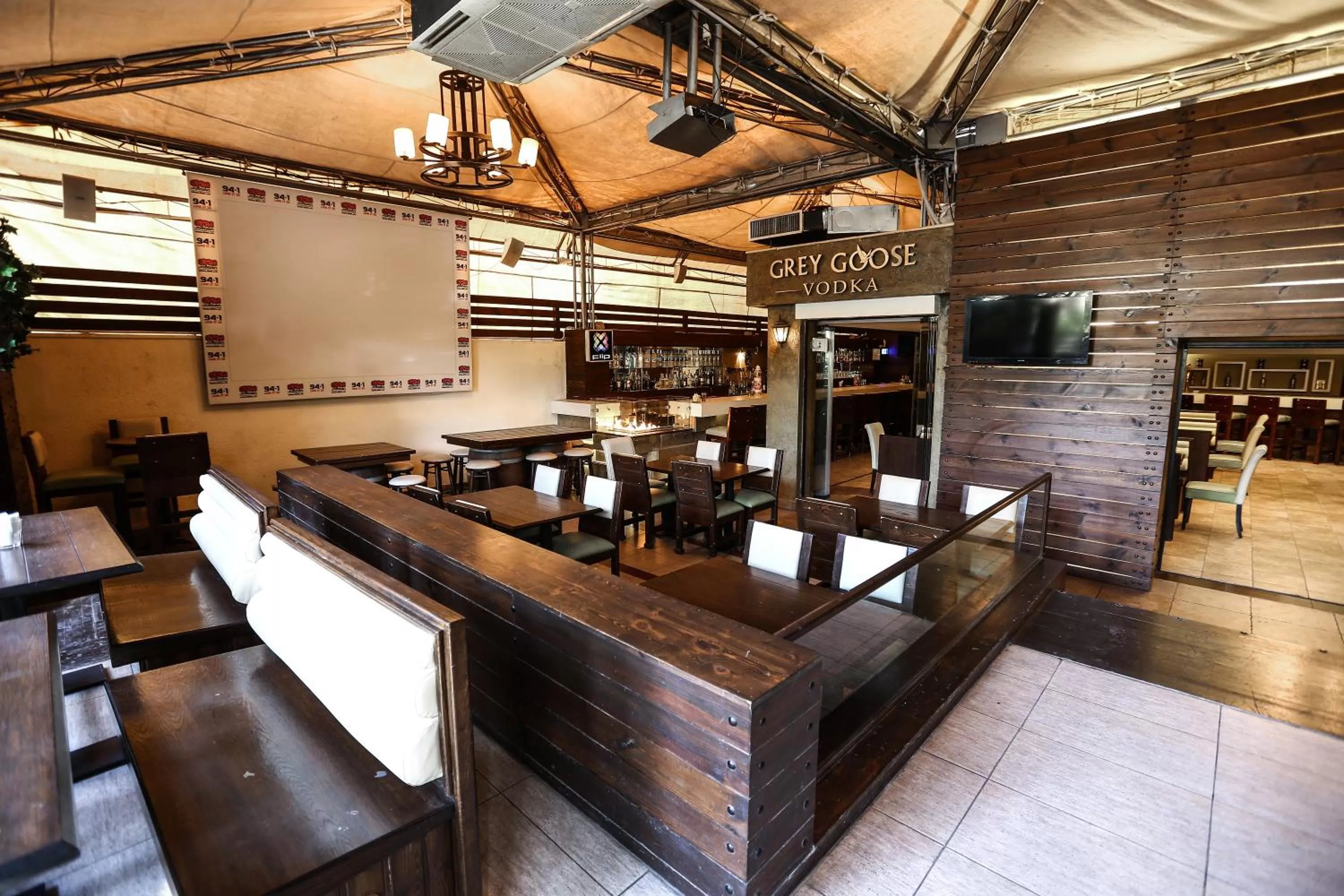 Restaurant/places to eat in Hisham Hotel