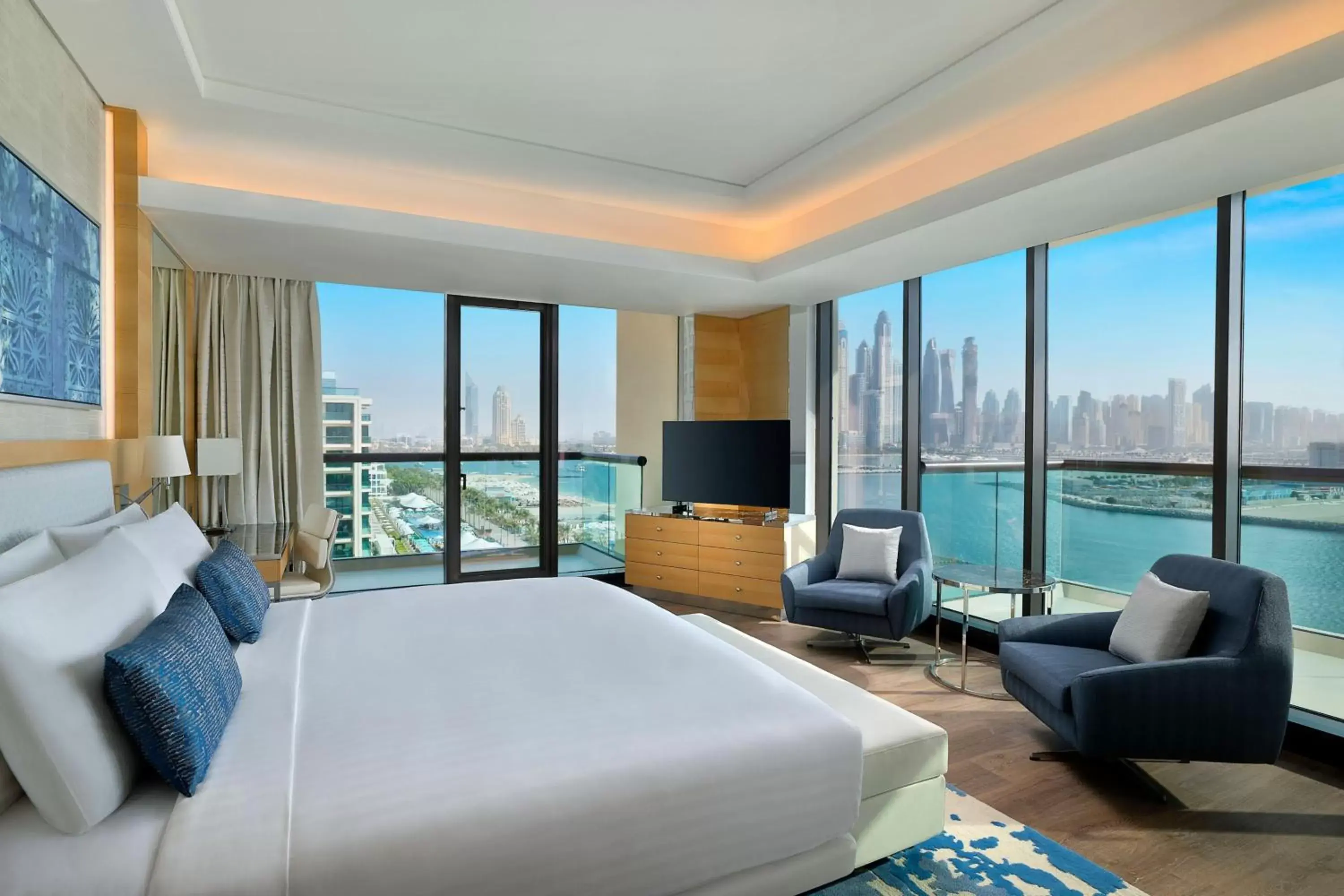 Bedroom in Marriott Resort Palm Jumeirah, Dubai