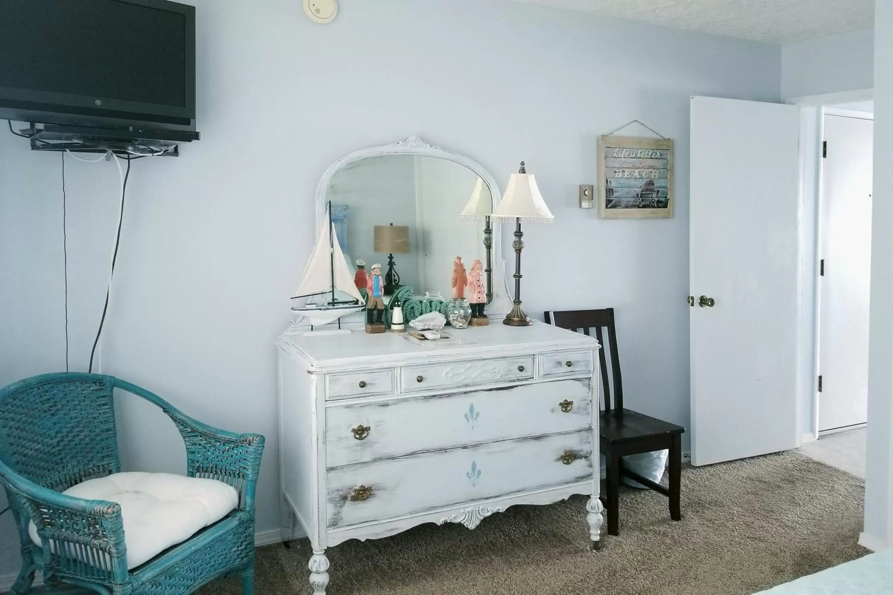 Bedroom, TV/Entertainment Center in Ocean Terrace Condominiums