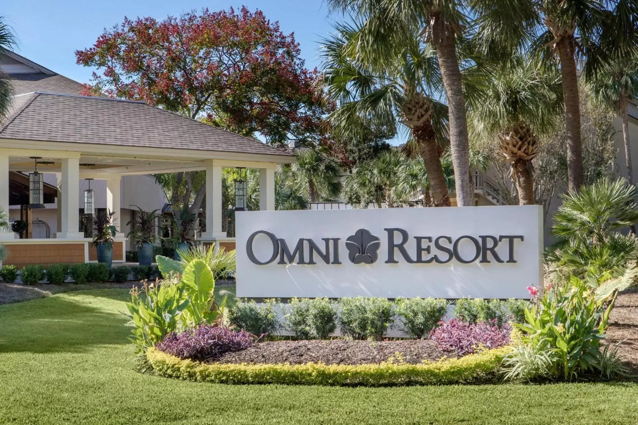 Property building in Omni Hilton Head Oceanfront Resort