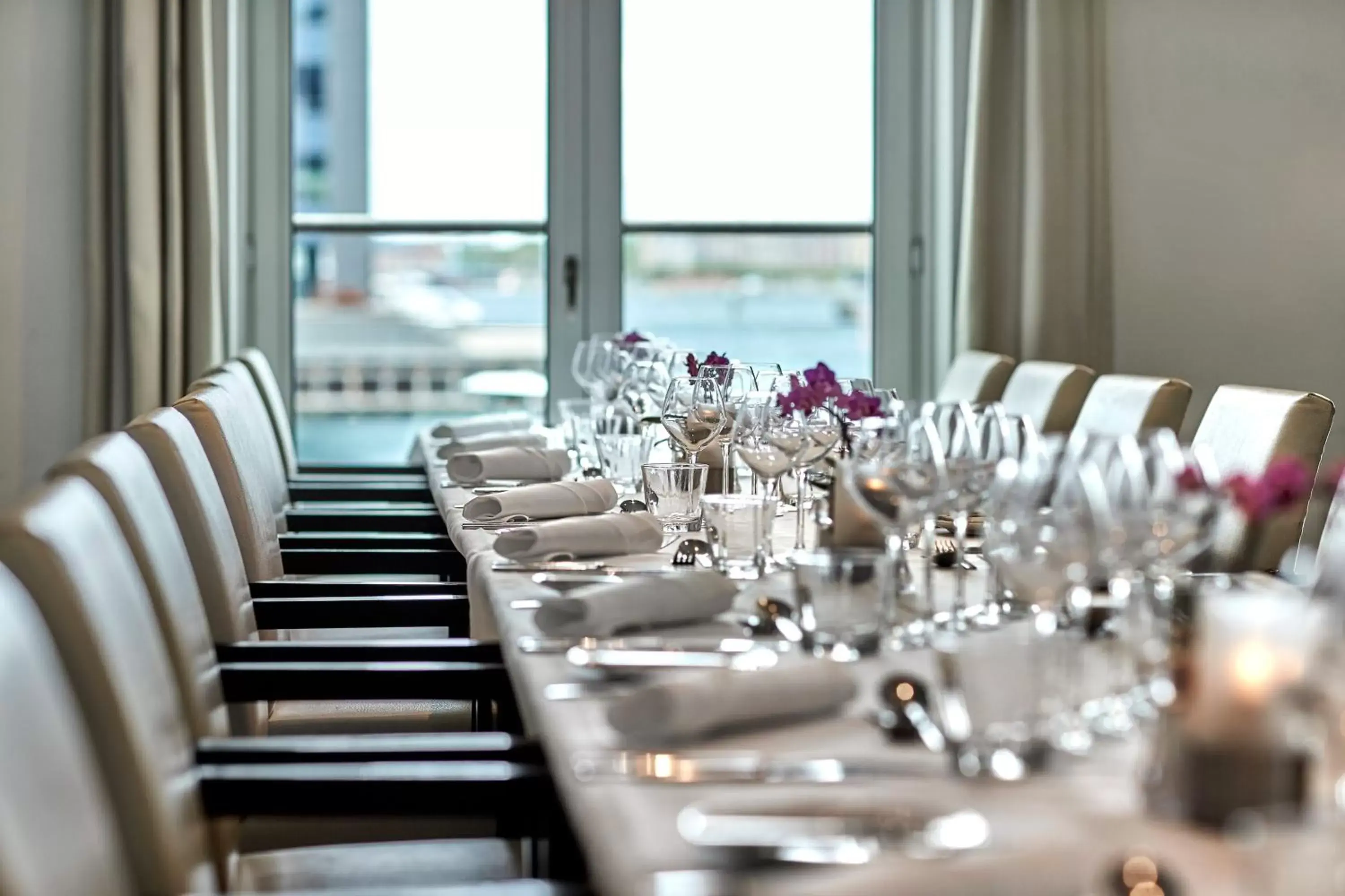 Restaurant/places to eat in Copenhagen Island Hotel