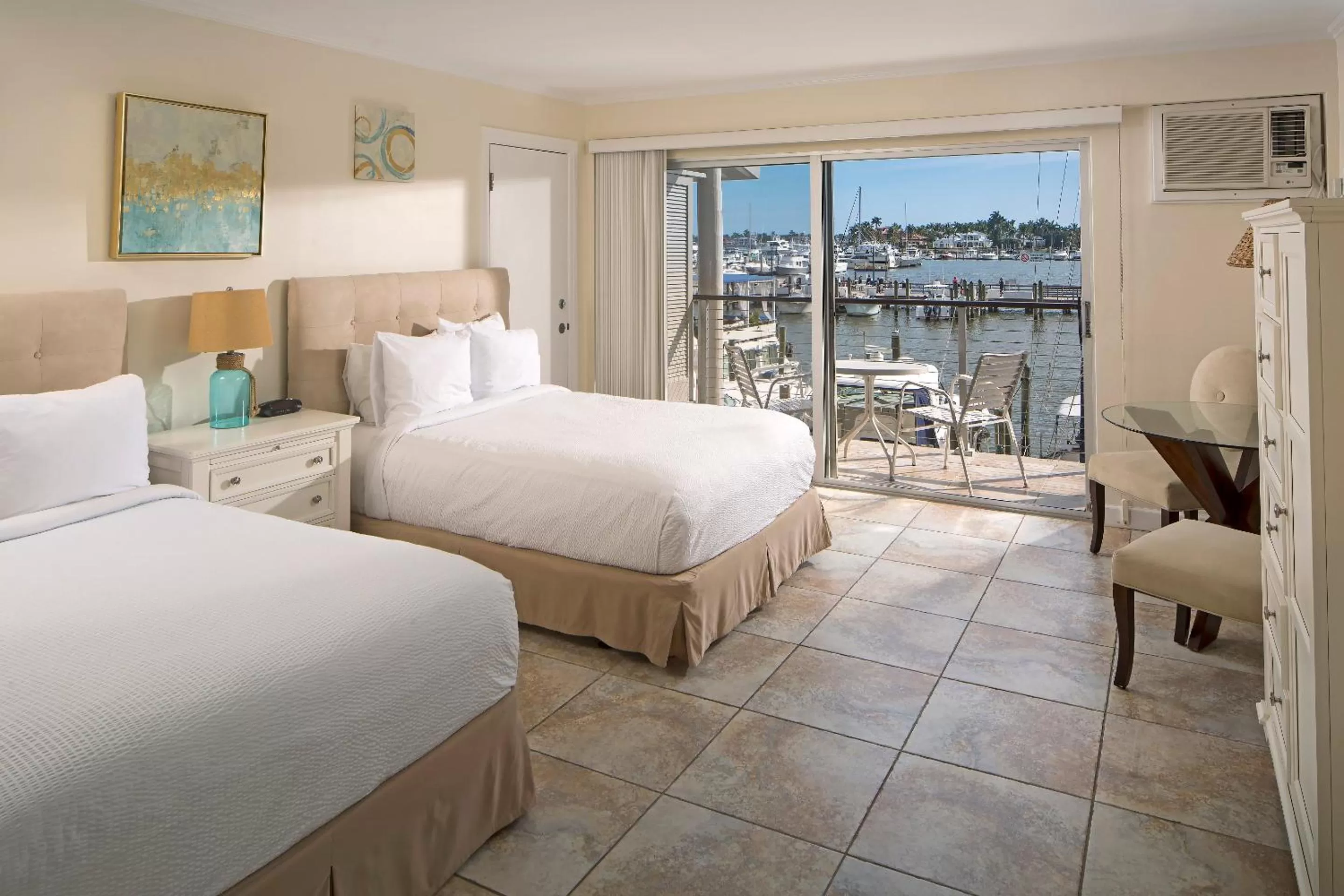 View (from property/room), Bed in Cove Inn on Naples Bay
