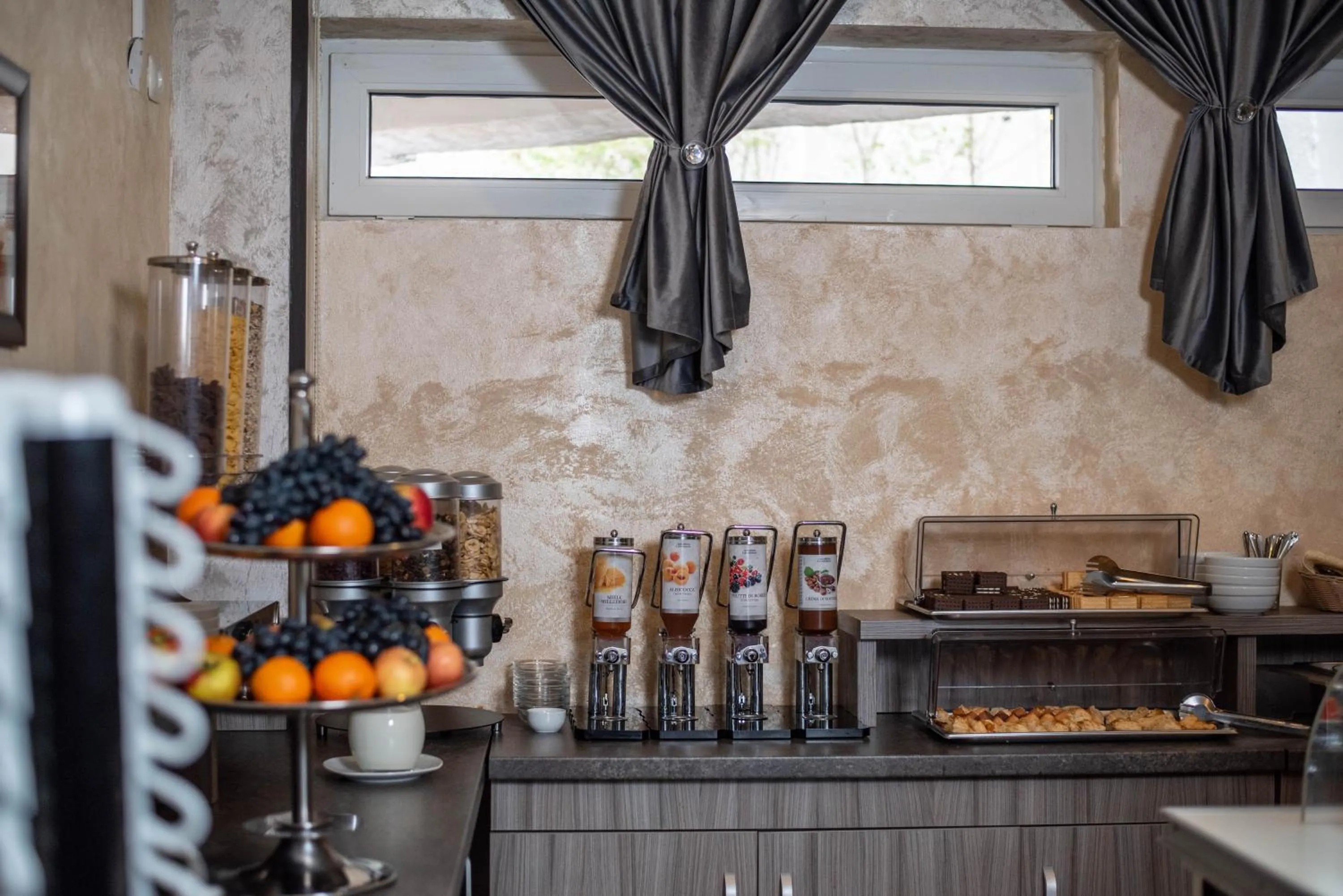 Breakfast in Hotel Marea Neagra