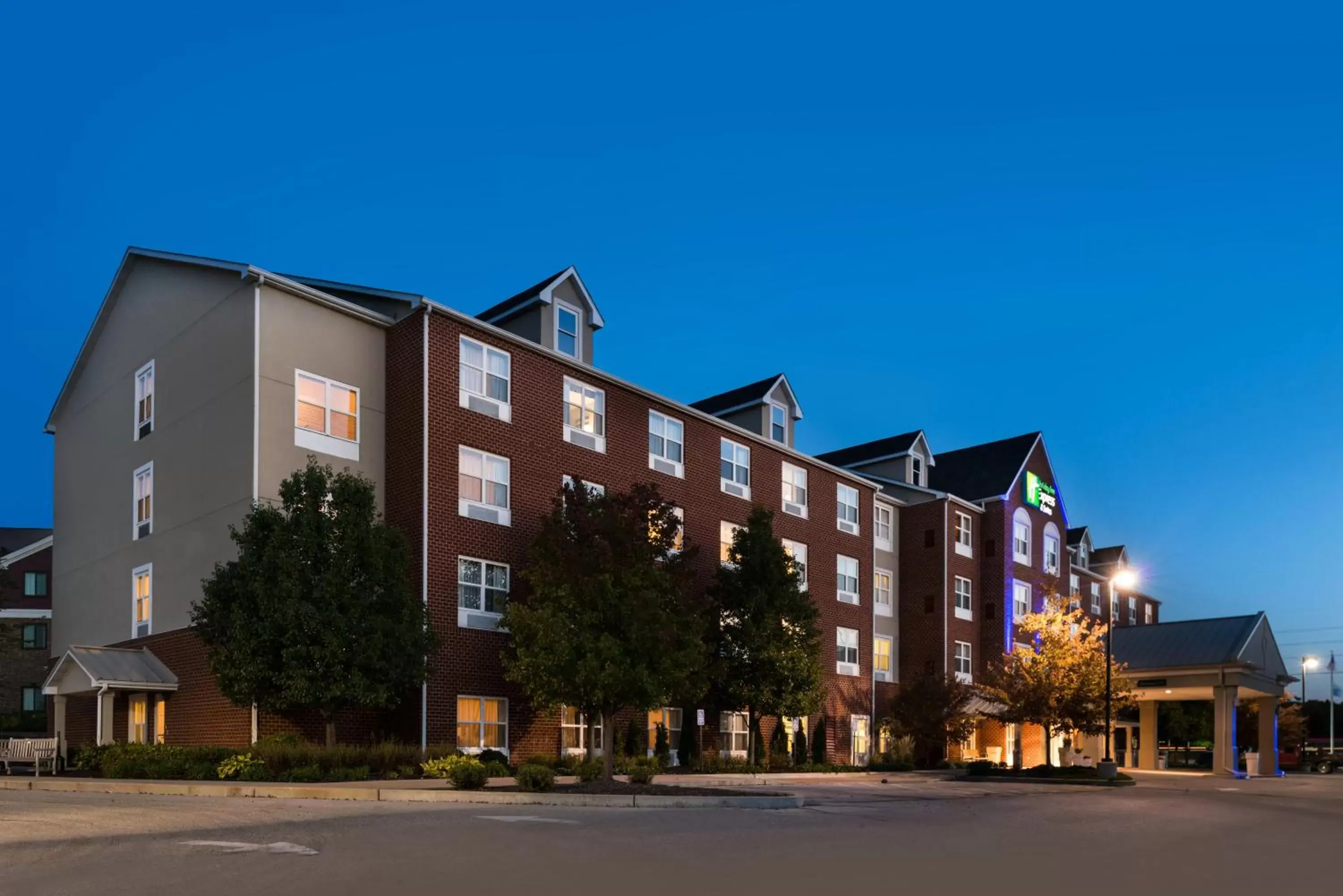 Property Building in Holiday Inn Express Hotel & Suites St. Louis West-O'Fallon, an IHG Hotel