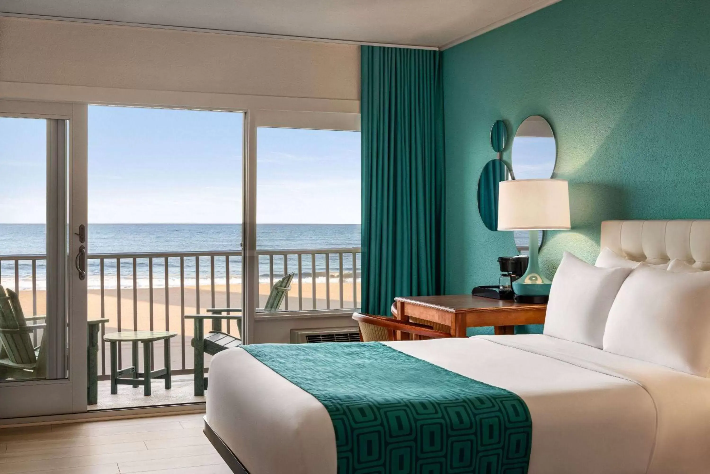 Photo of the whole room, Bed in Howard Johnson by Wyndham Ocean City Oceanfront