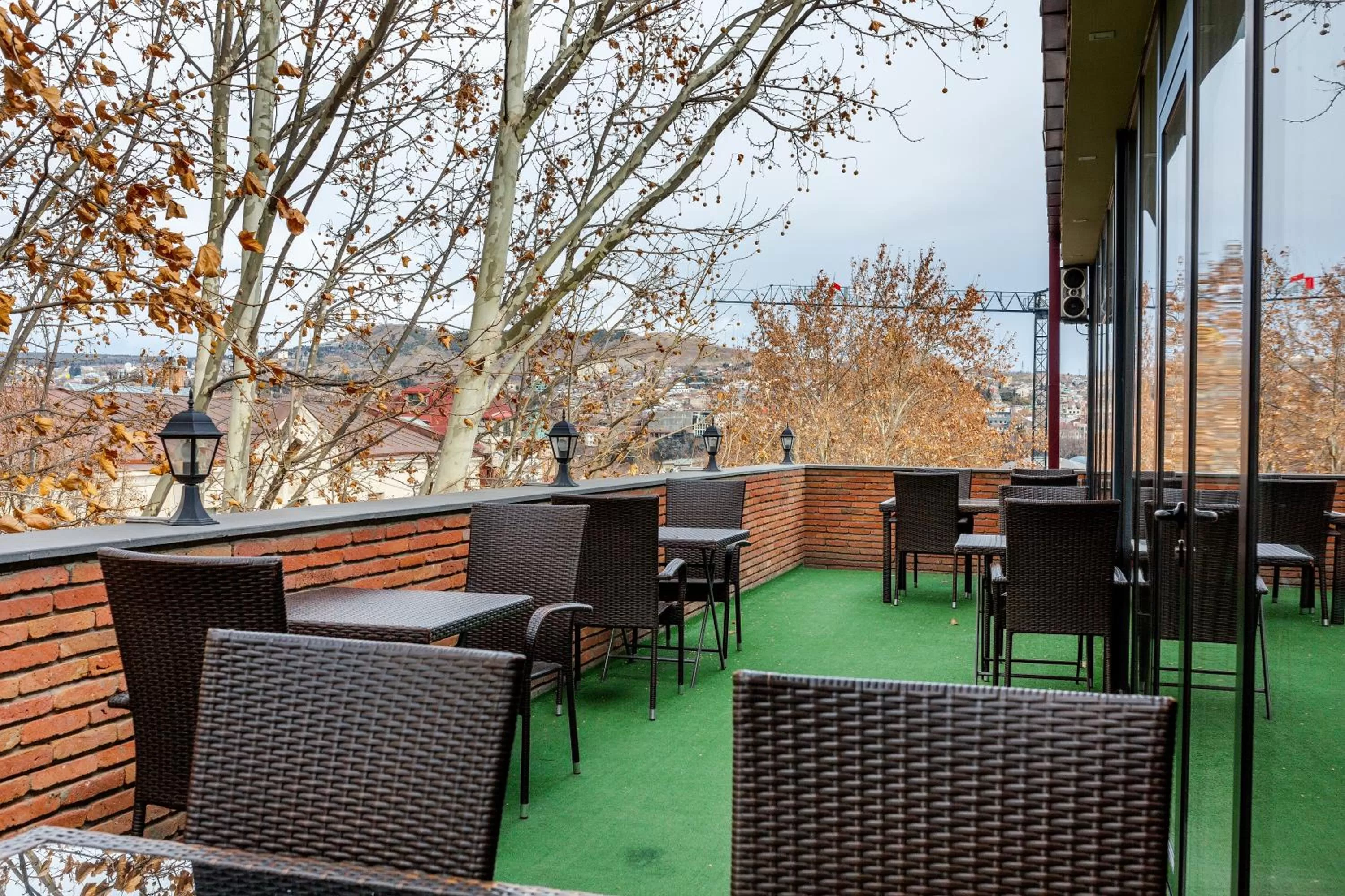 Restaurant/places to eat in Hotel Marlyn