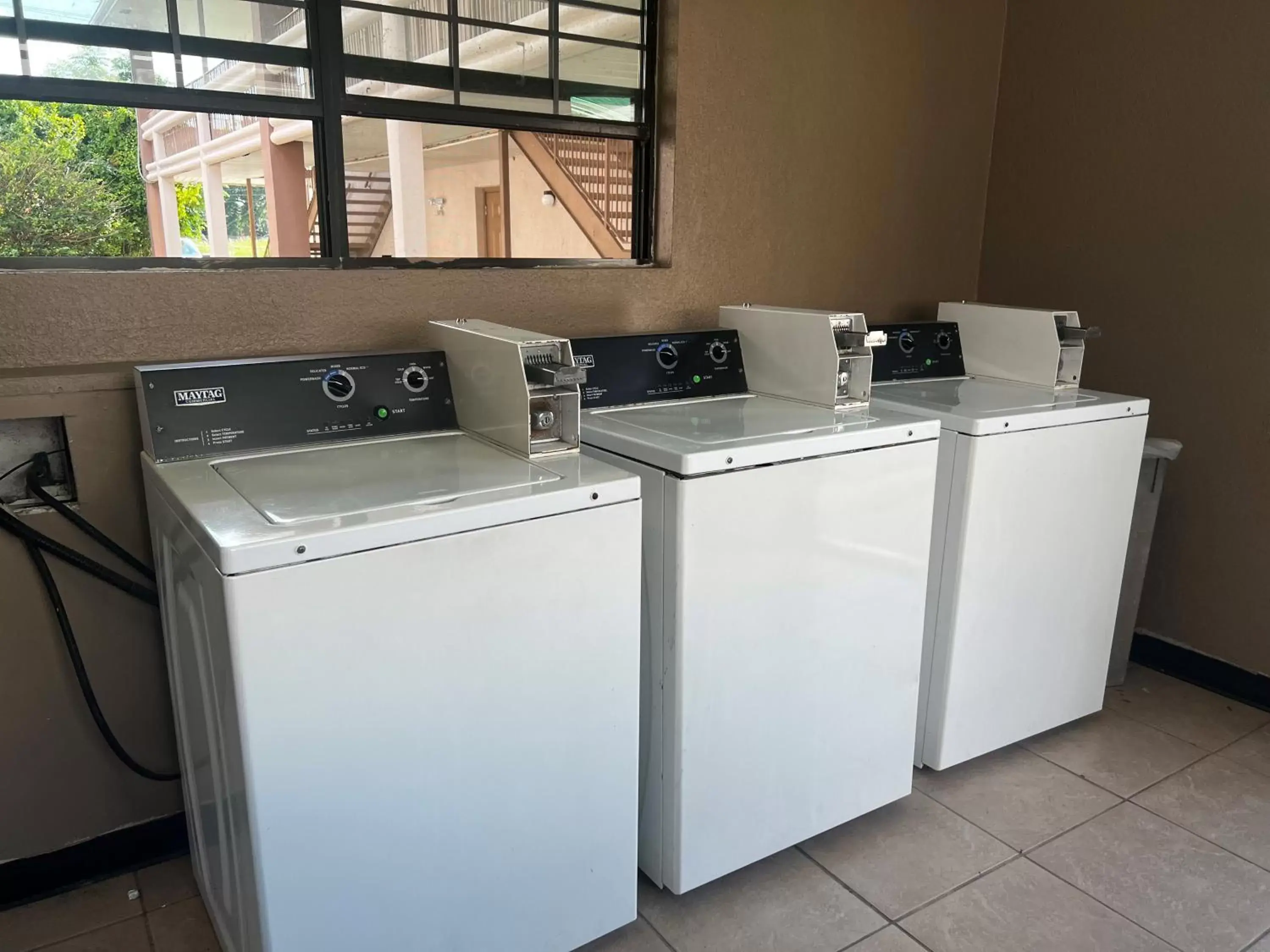 laundry, Kitchen/Kitchenette in Baymont by Wyndham Port Arthur - Groves Area