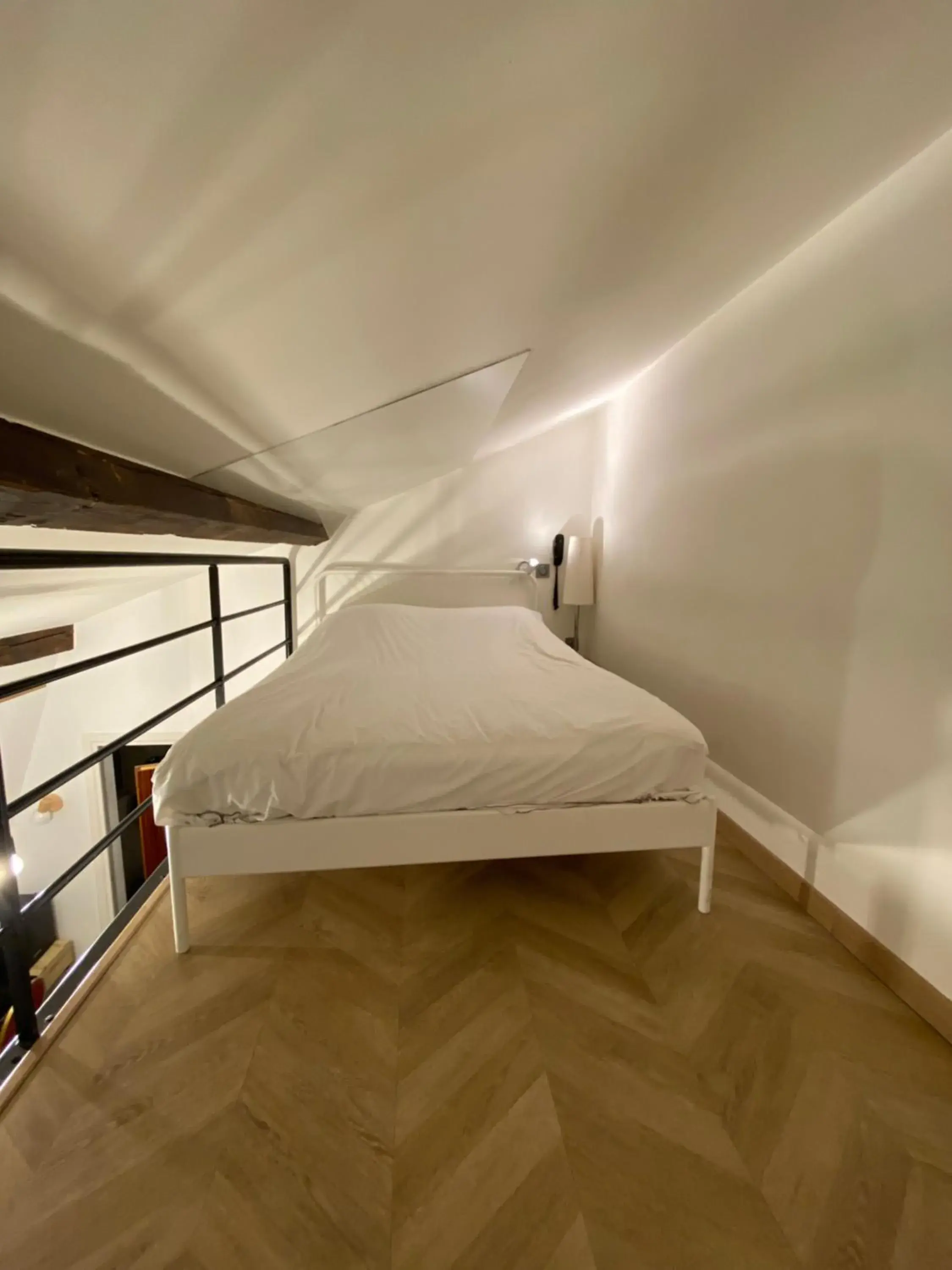 Bed in Hôtel Média
