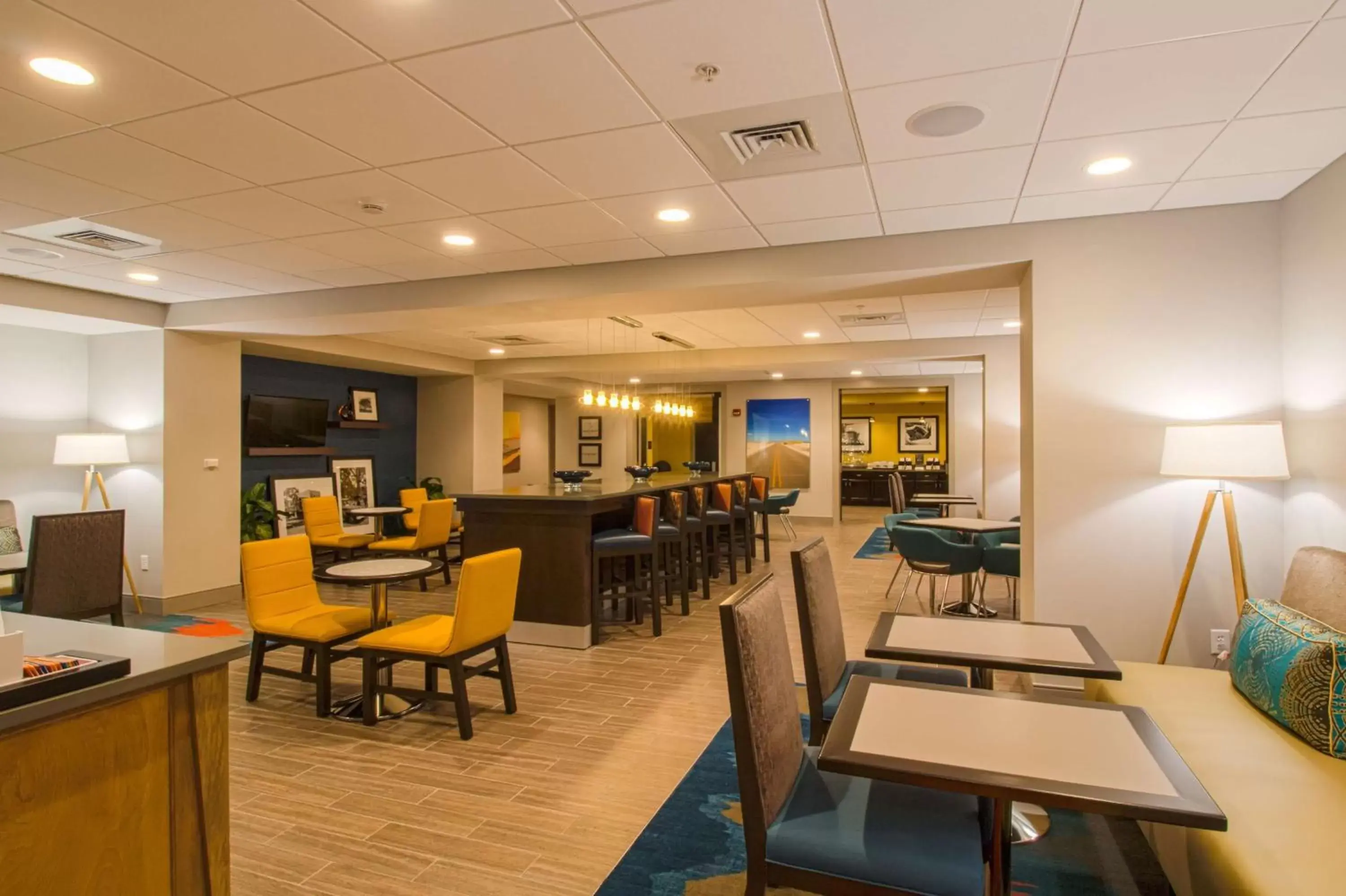 Dining area, Restaurant/Places to Eat in Hampton Inn Crestview South I-10, Fl