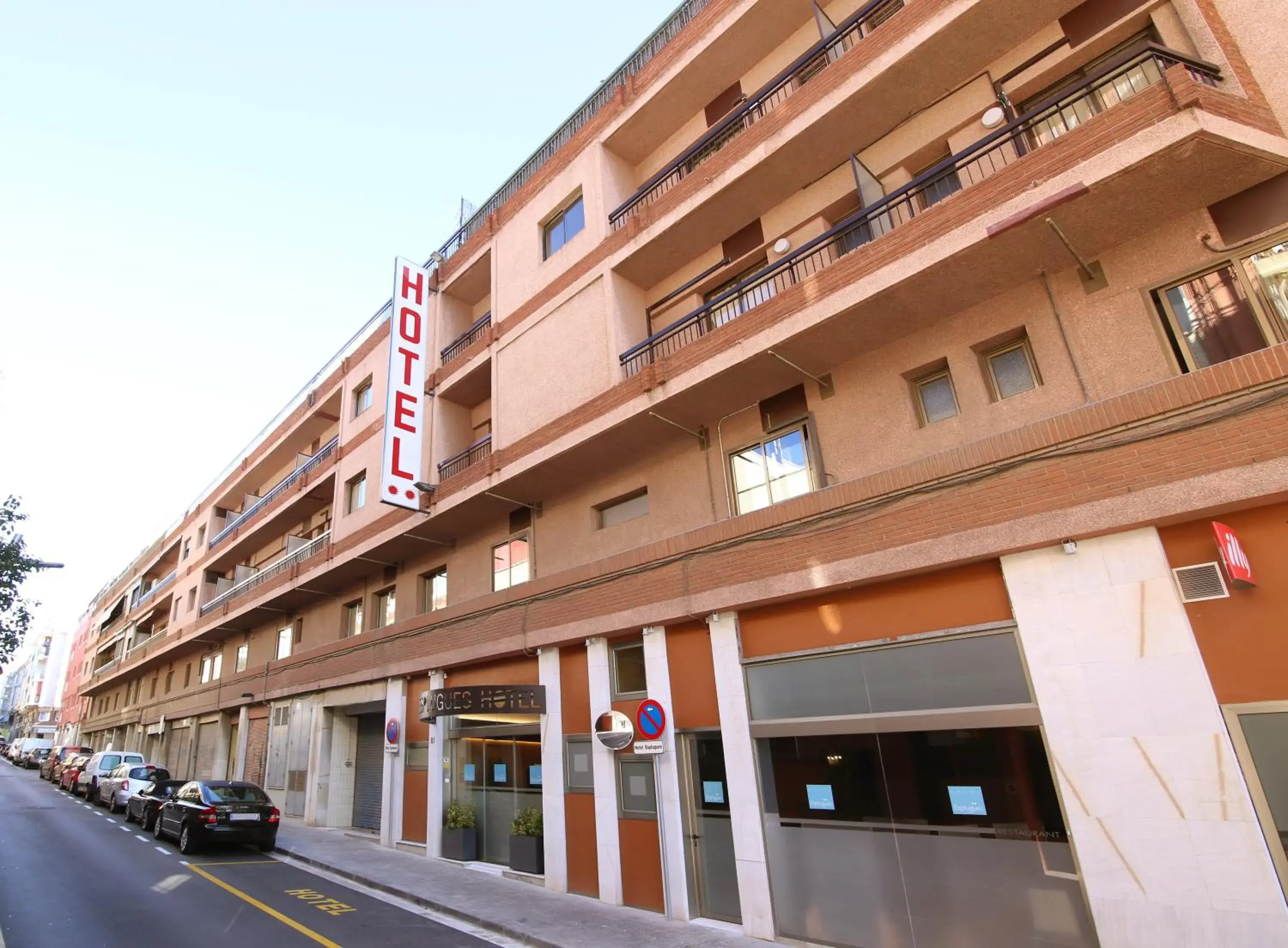 Property Building in Hotel Esplugues