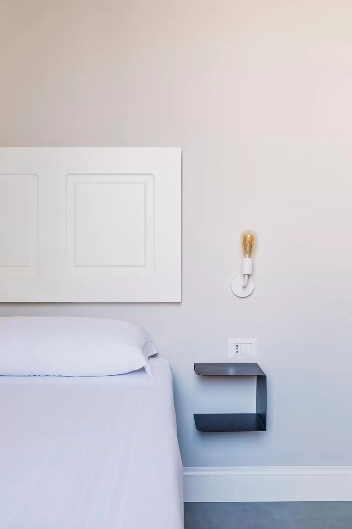 Decorative detail, Bed in Up25