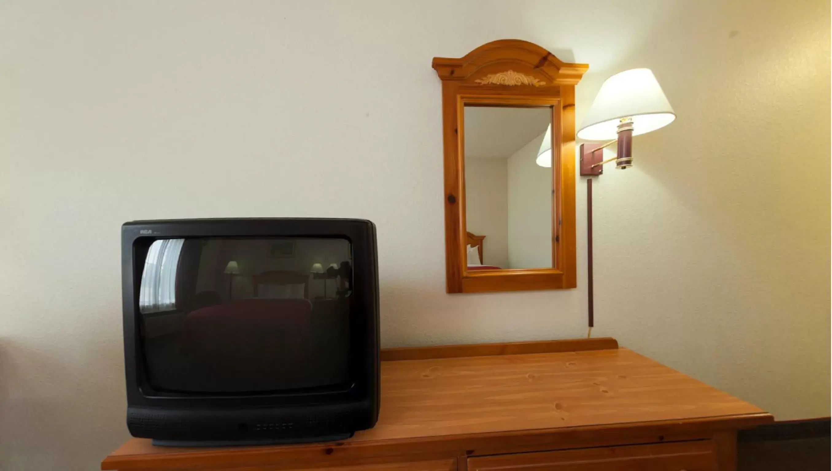 Decorative detail, TV/Entertainment Center in Country Inn & Suites by Radisson, Indianapolis South, IN