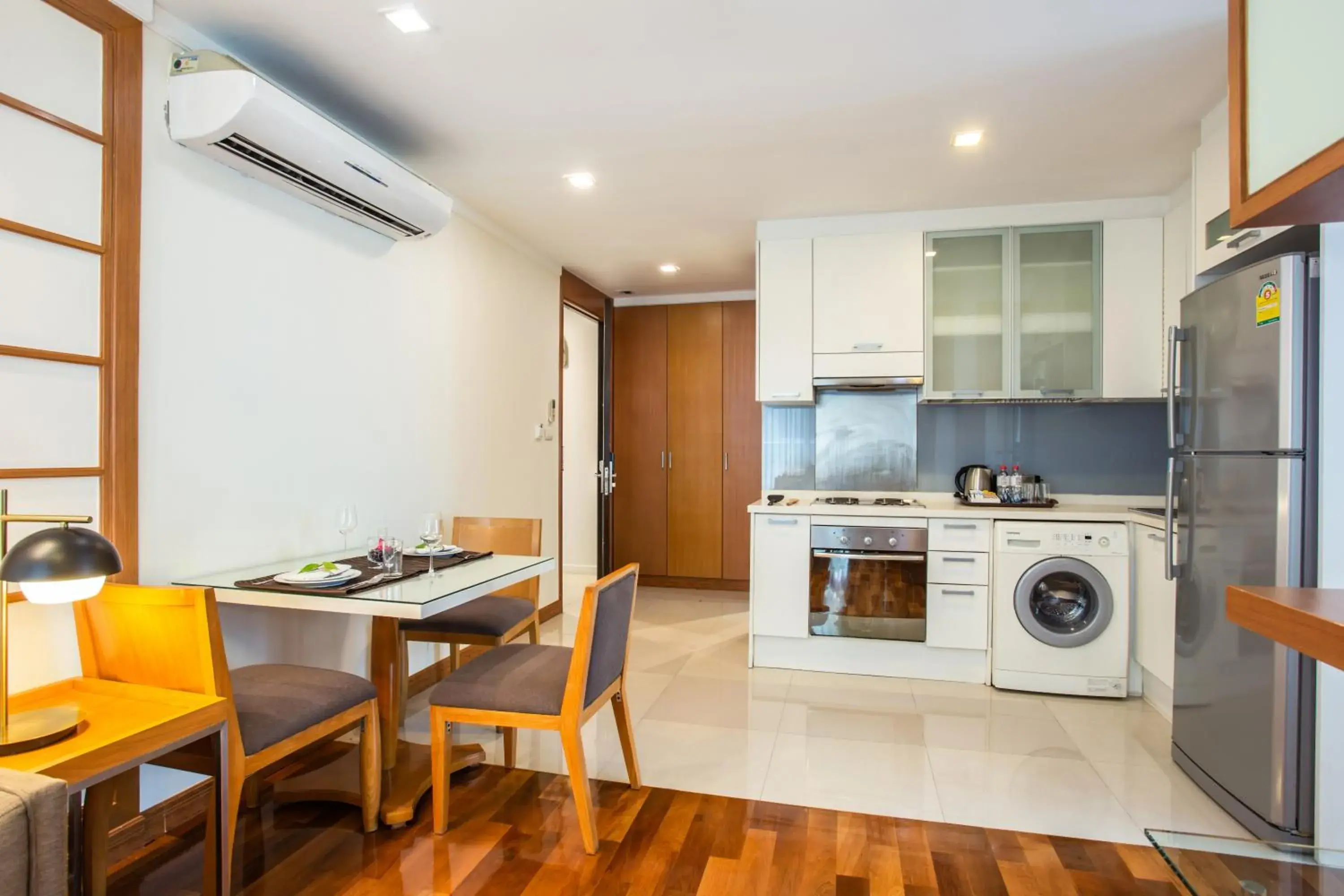 Area and facilities, Kitchen/Kitchenette in D Varee Residence Montara Thonglor 25