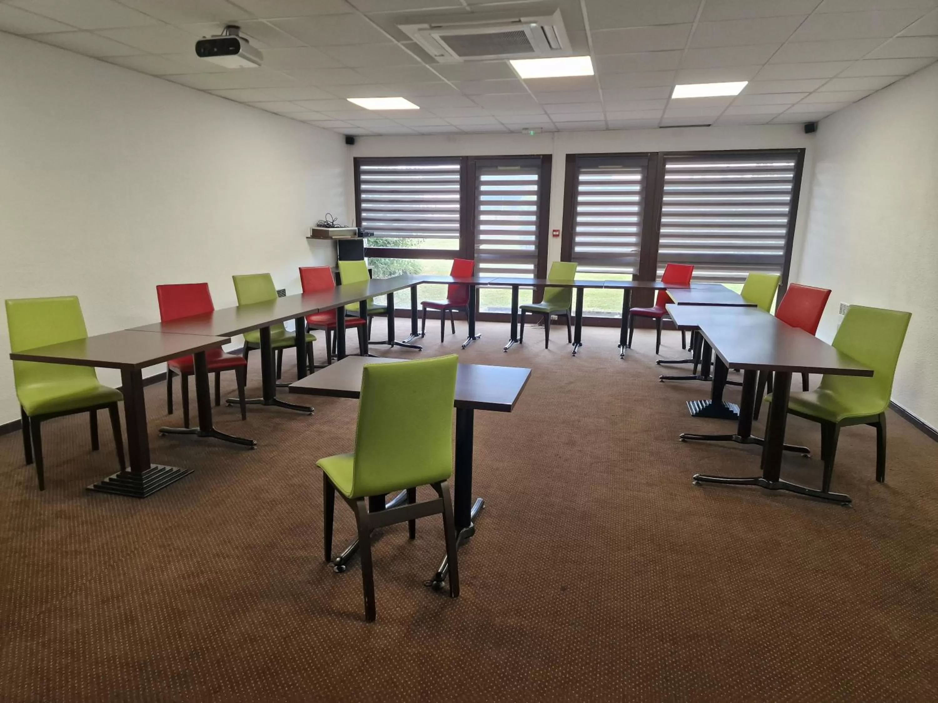 Meeting/conference room in Kyriad Montluçon - Saint Victor