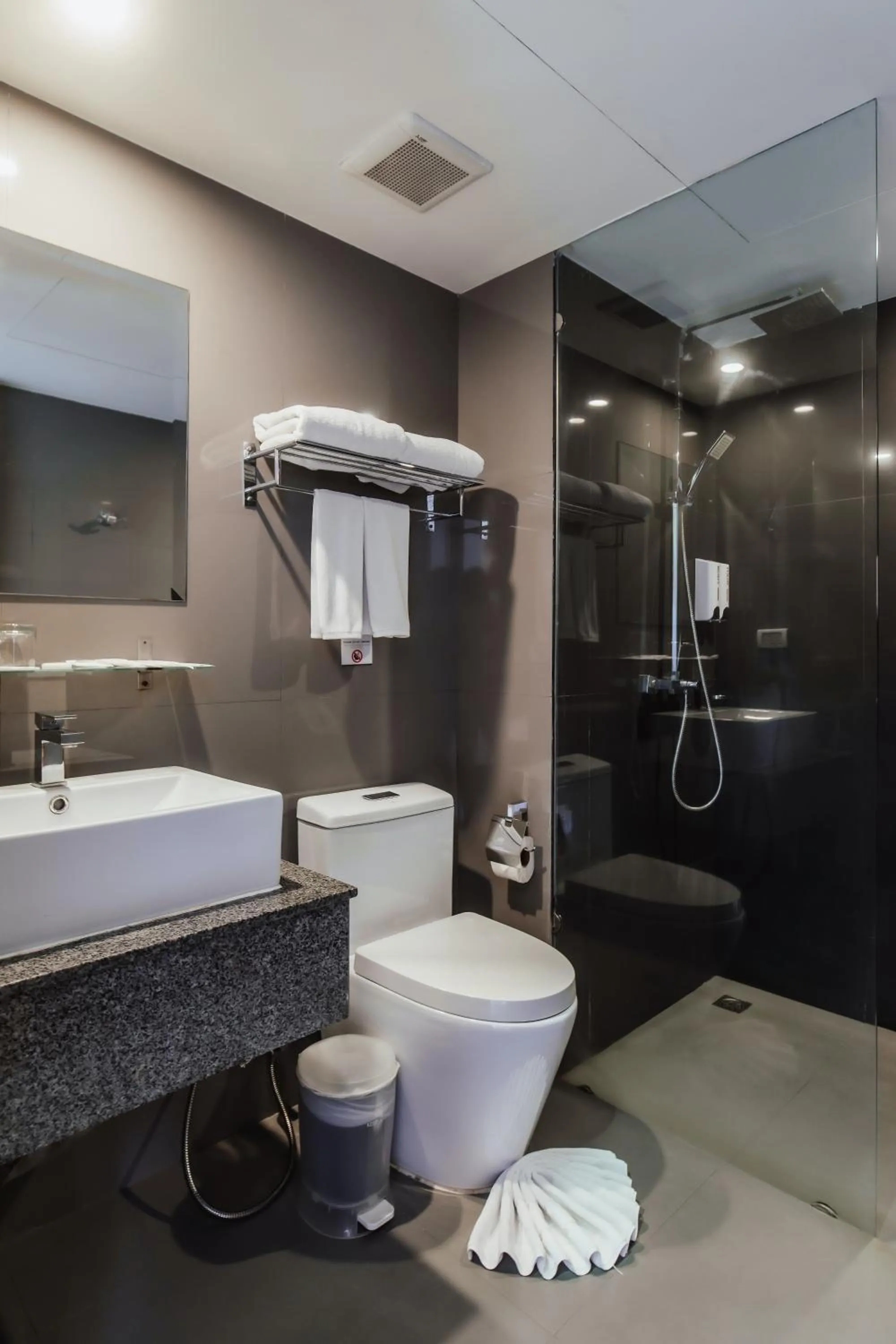 Shower in The Lunar Patong