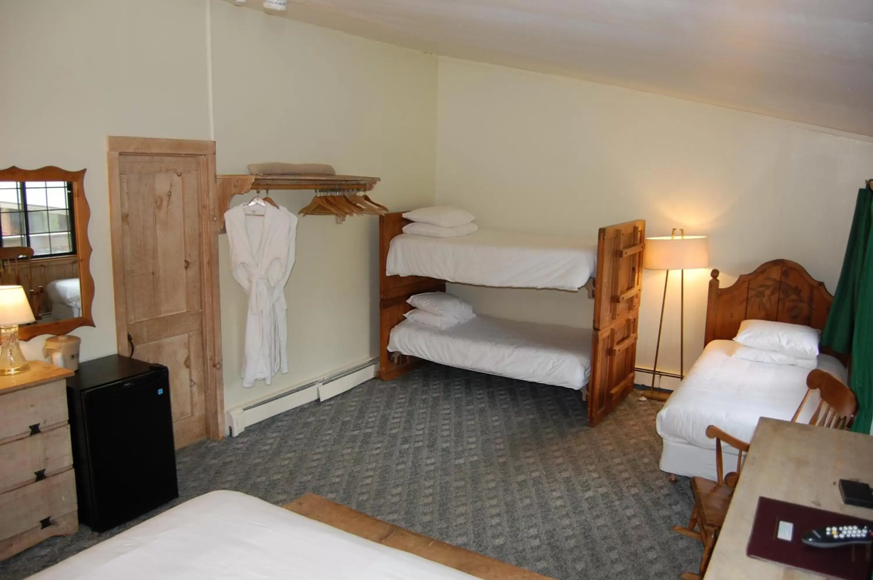 Bedroom, Bunk Bed in Summit Lodge