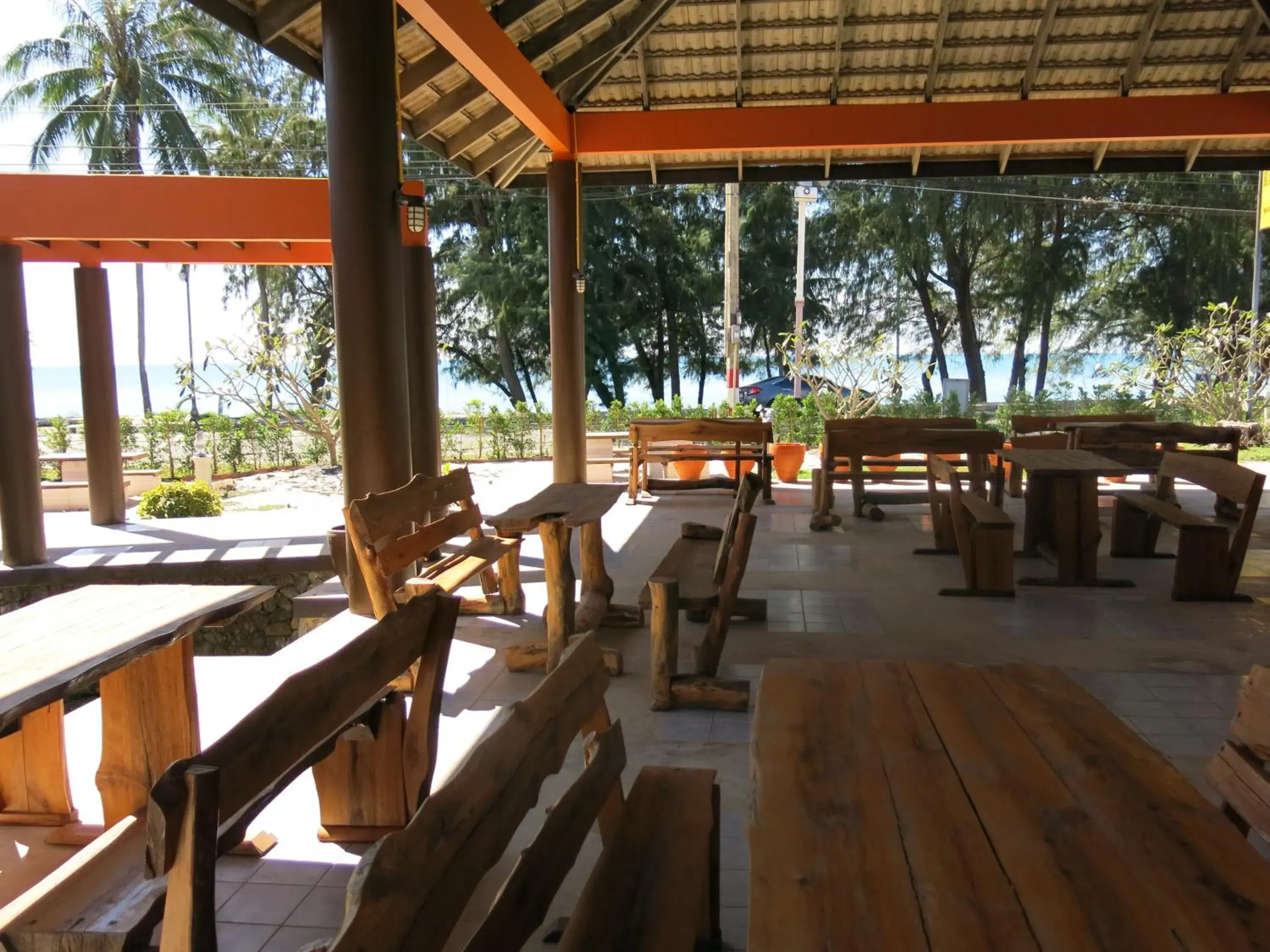 Property building, Restaurant/Places to Eat in Bayview Resort