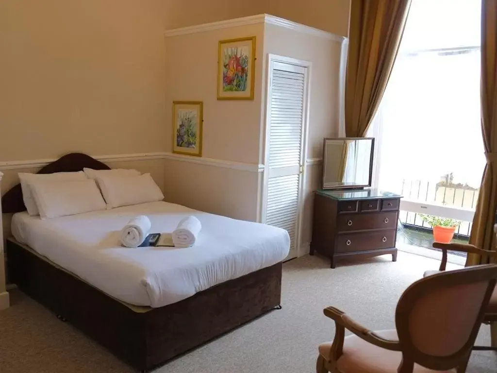 Bedroom, Bed in A MAIDEN REST Bedroom, Bed in A MAIDEN REST