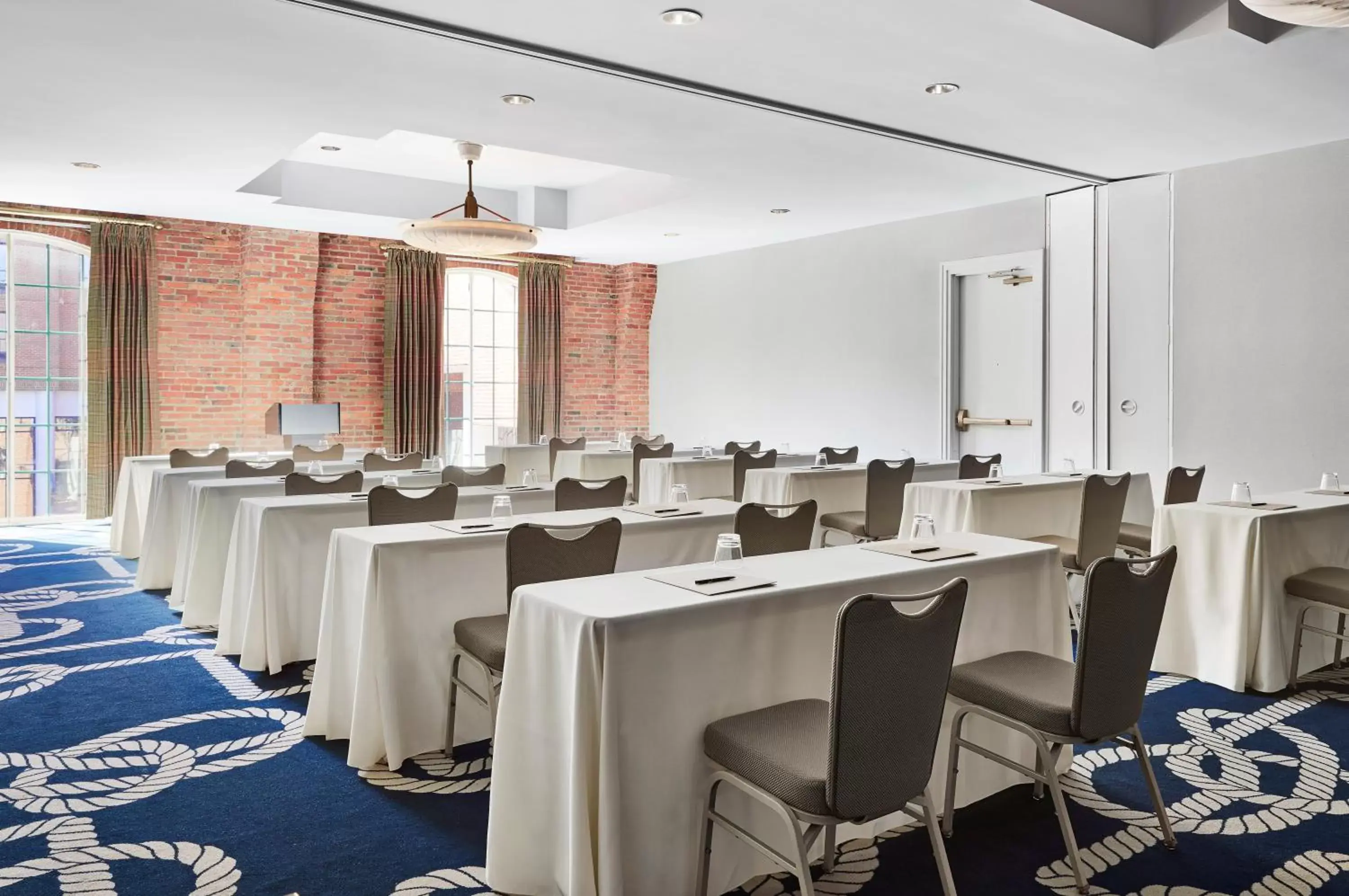 Business facilities in Graduate Annapolis