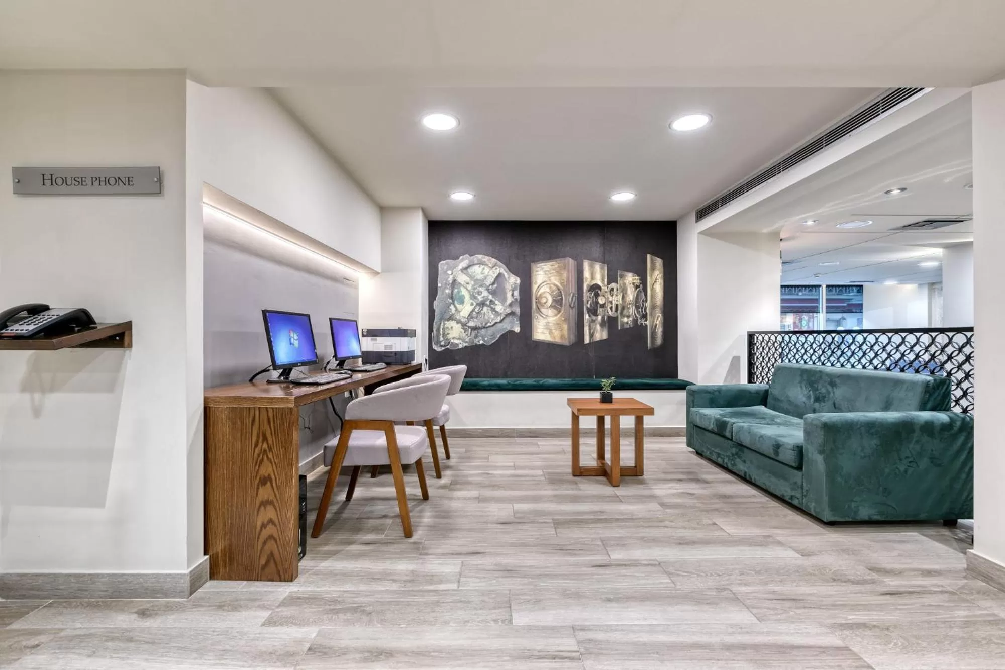 Business facilities in The Stanley