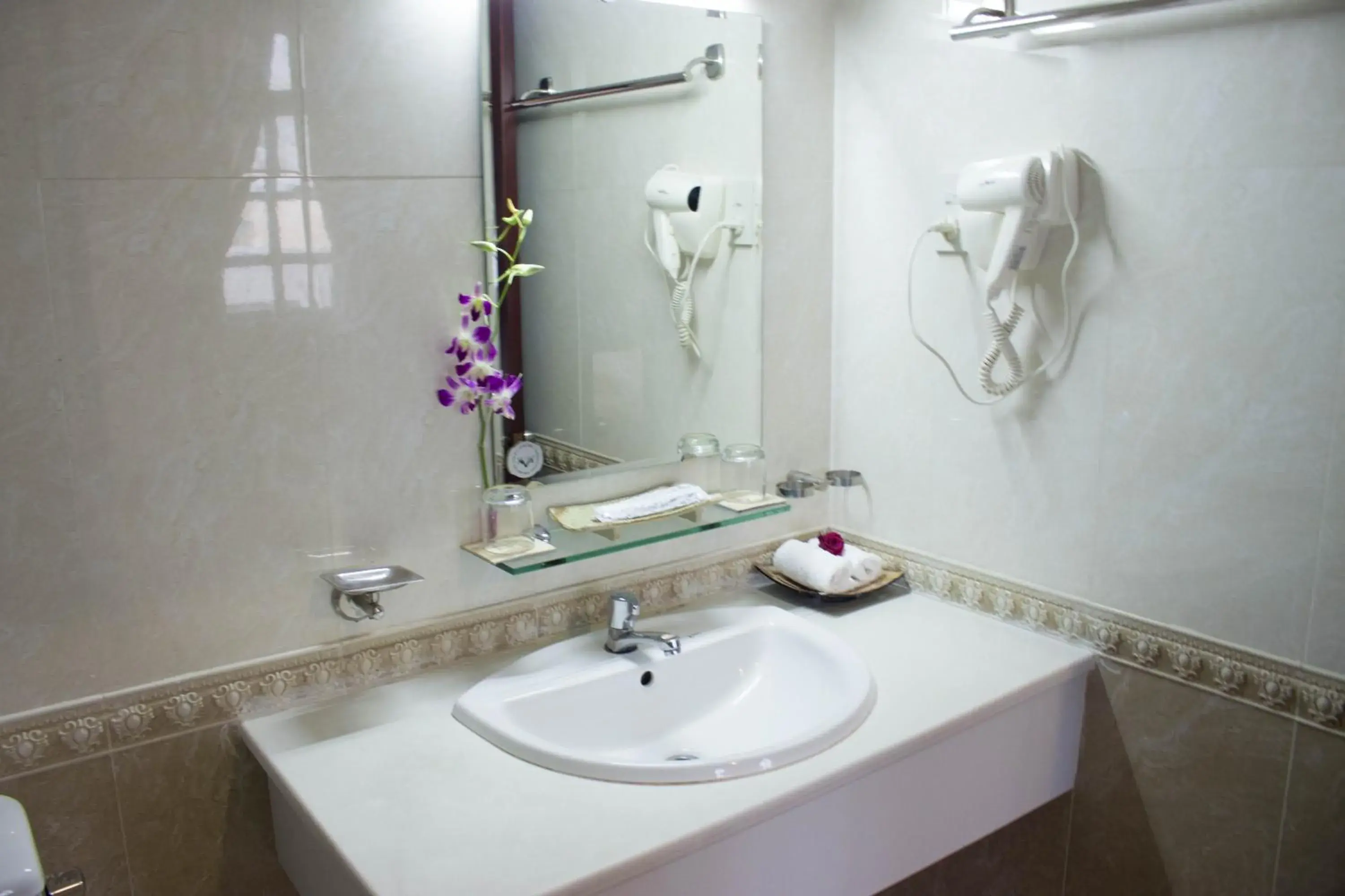 Shower, Bathroom in Hoa Phat Hotel & Apartment