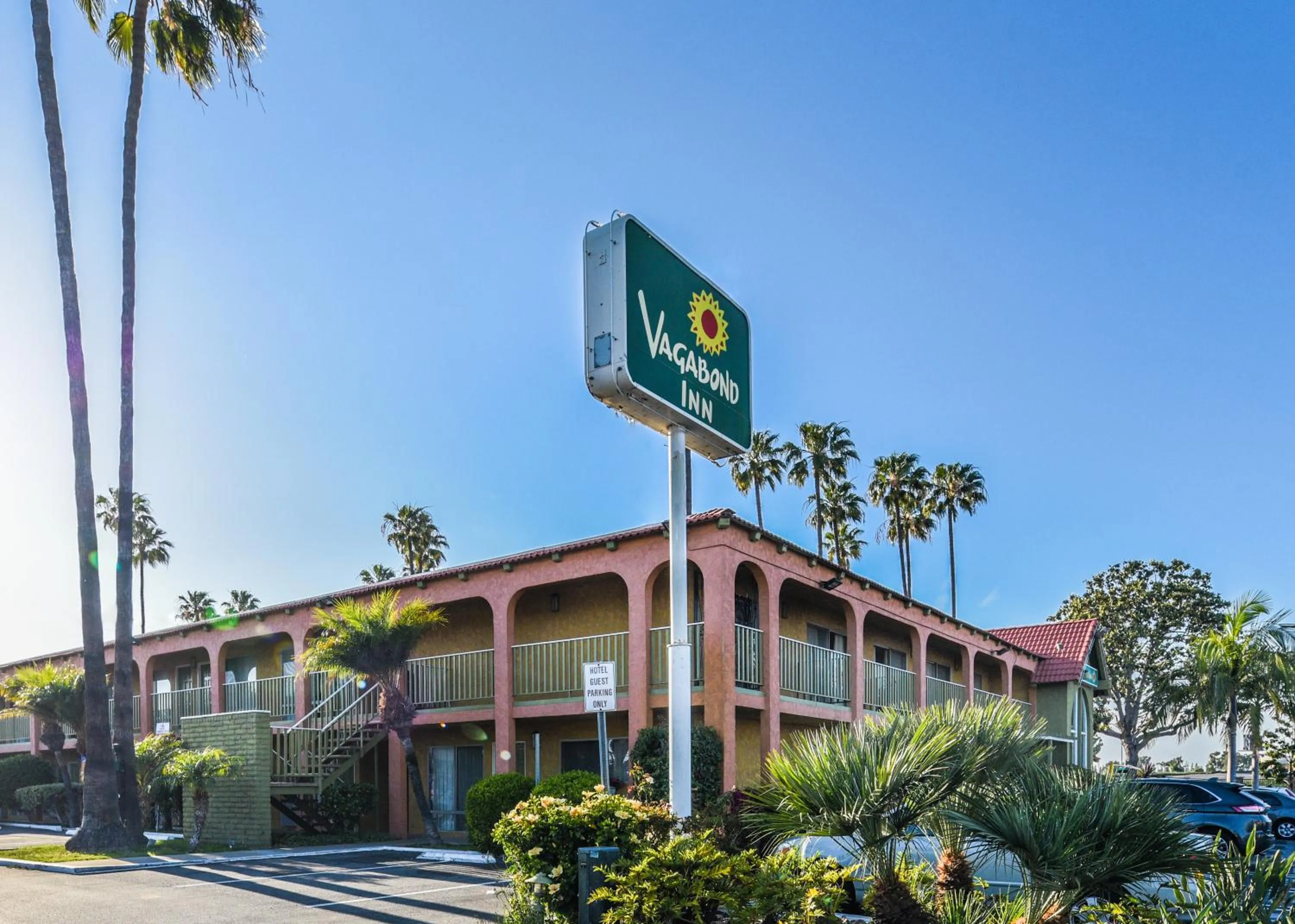 Property building in Vagabond Inn Costa Mesa