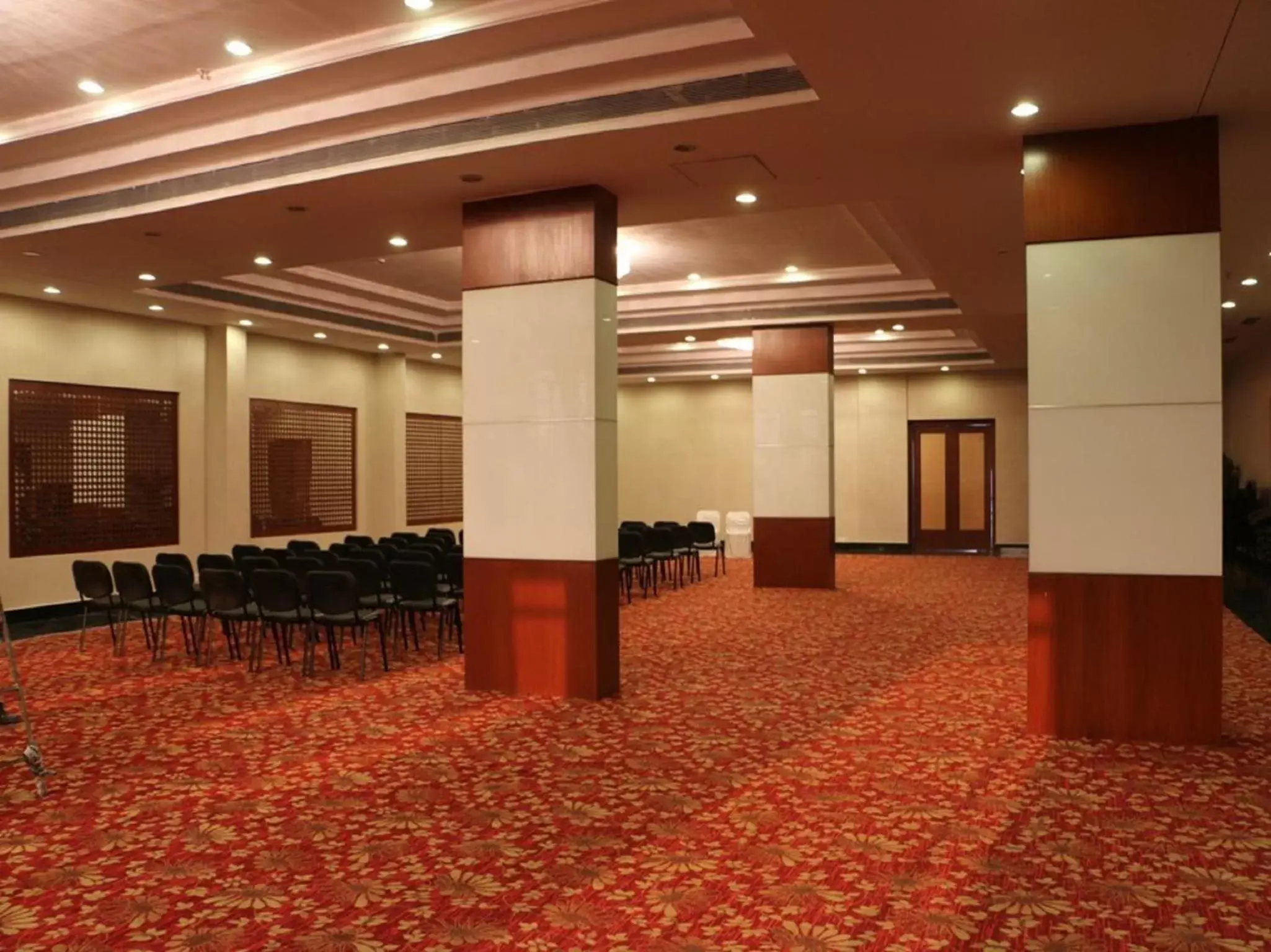 Banquet/Function facilities in Ramada Jamshedpur Bistupur