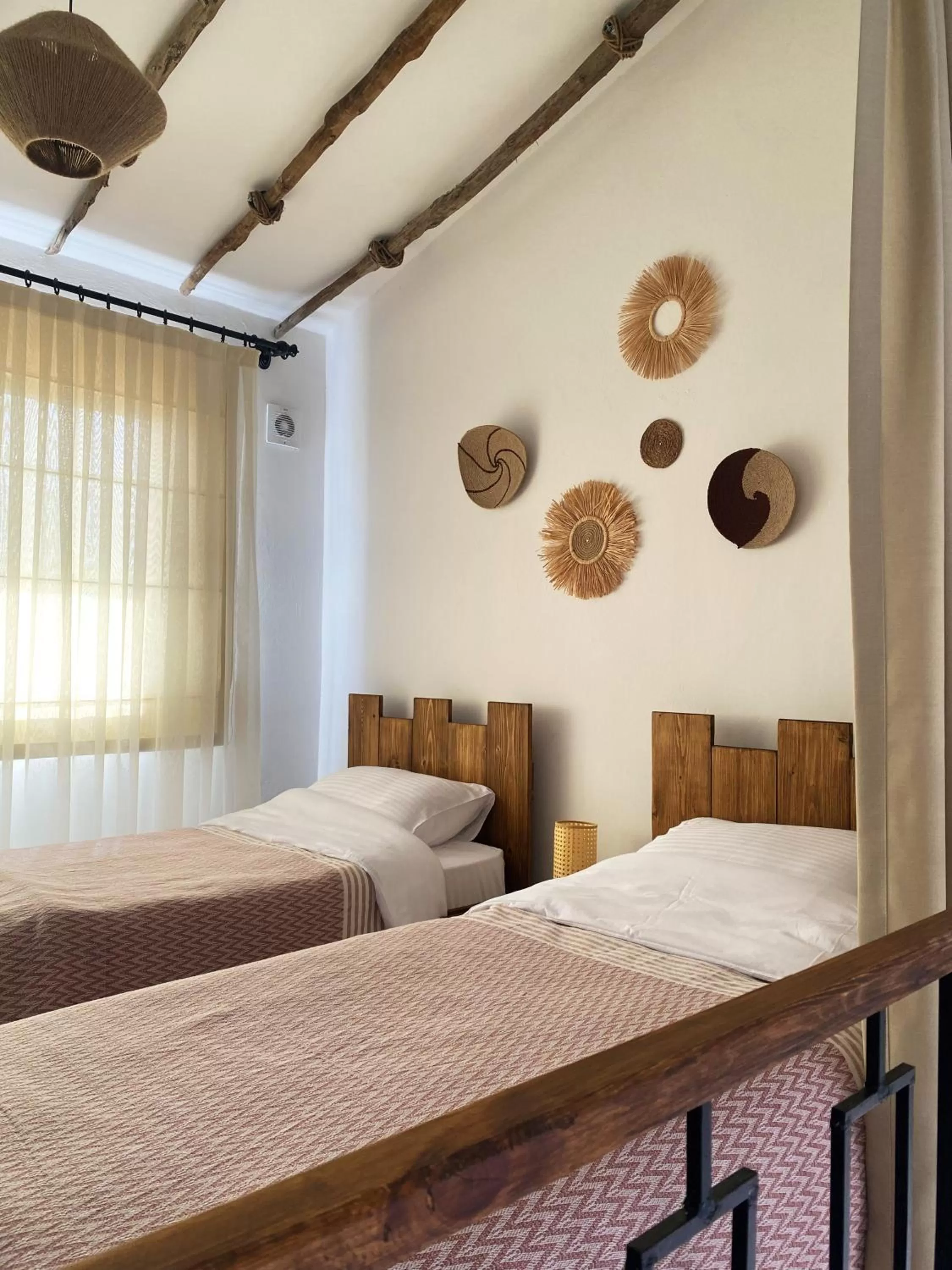 Bed in Sunside Inn Hotel