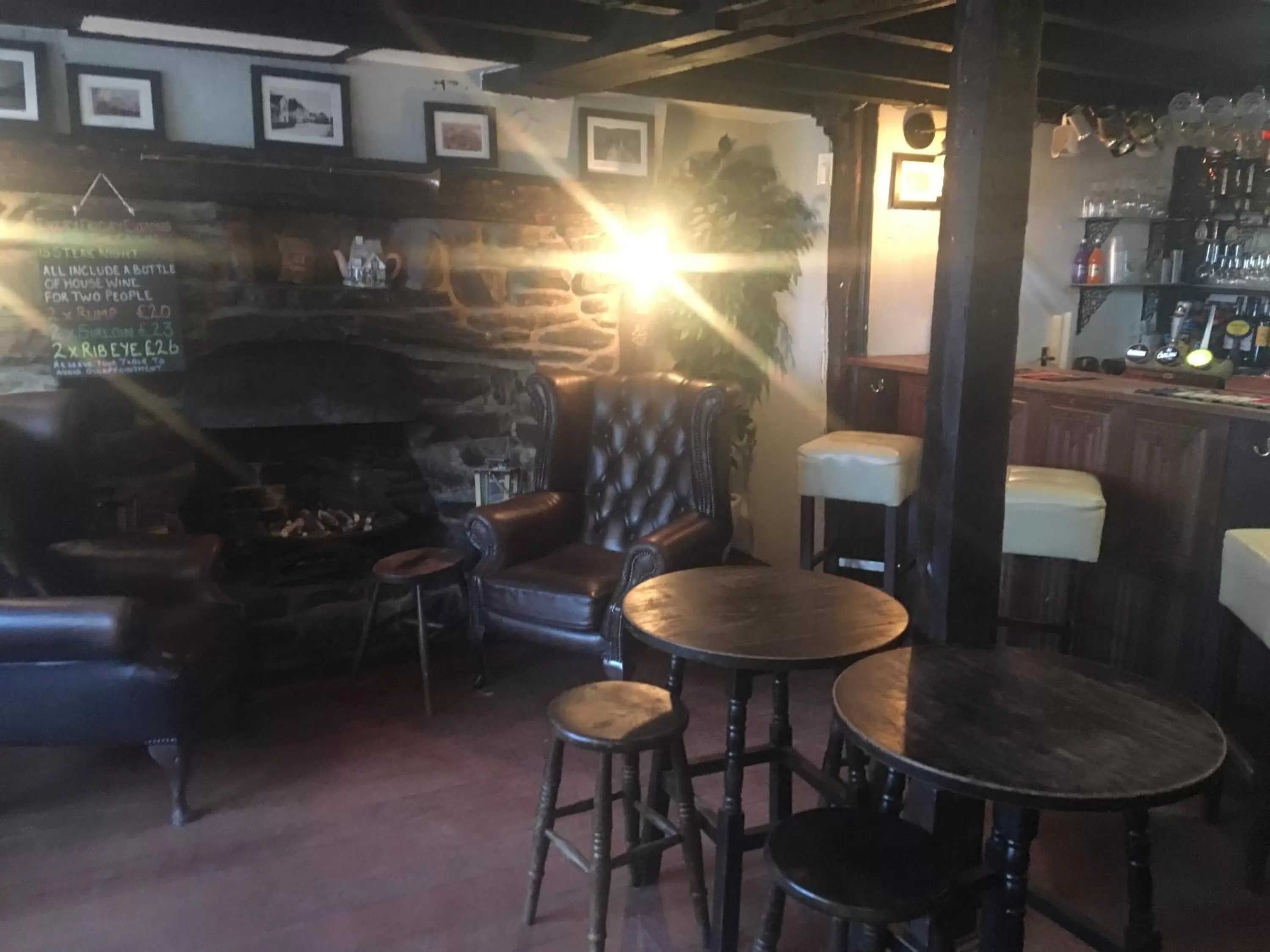 Restaurant/places to eat in Crown Inn