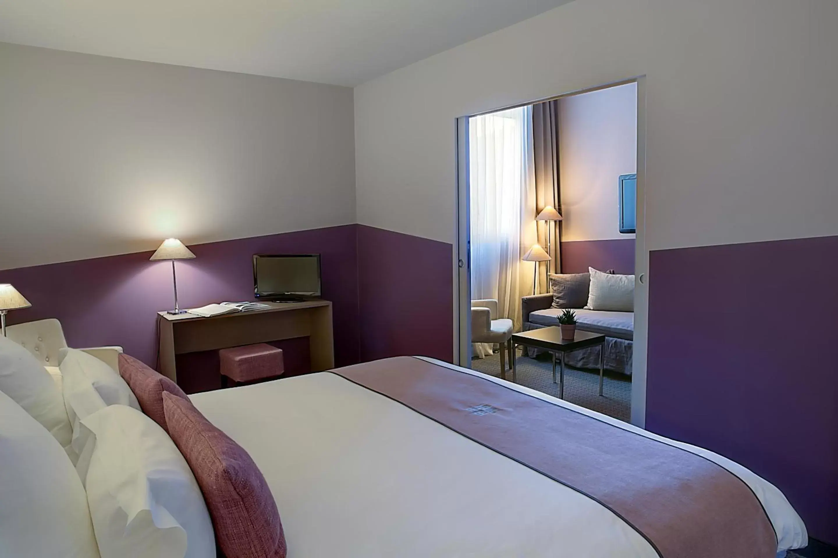 Photo of the whole room, Bed in Best Western Hotel de la Breche