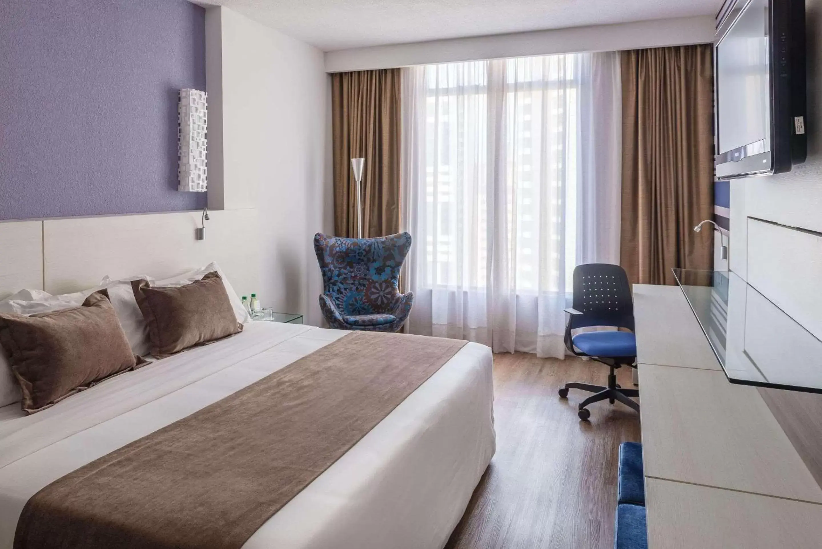 Bedroom, Bed in Radisson Hotel Curitiba