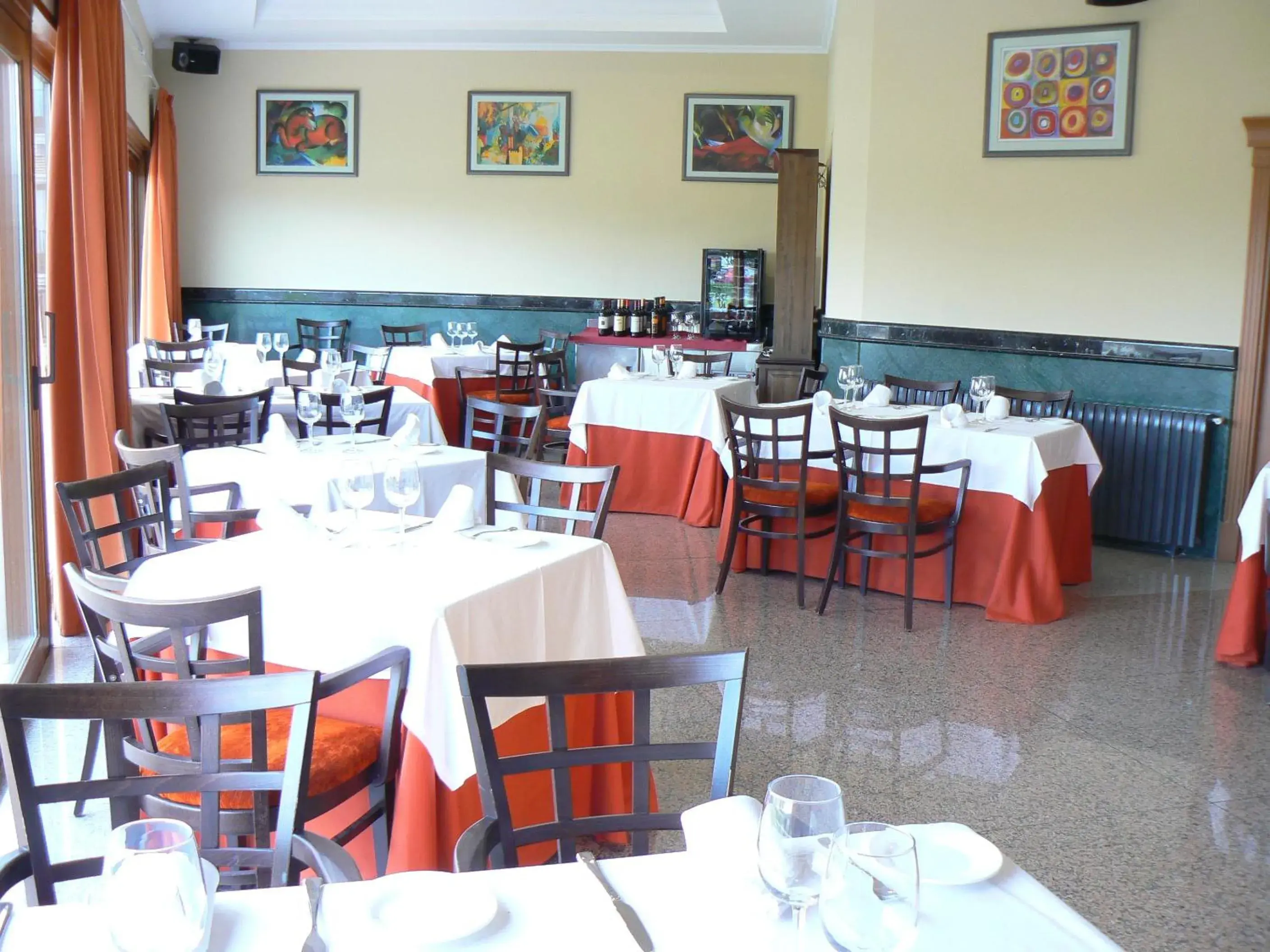 Restaurant/Places to Eat in Hotel II Castillas Ávila