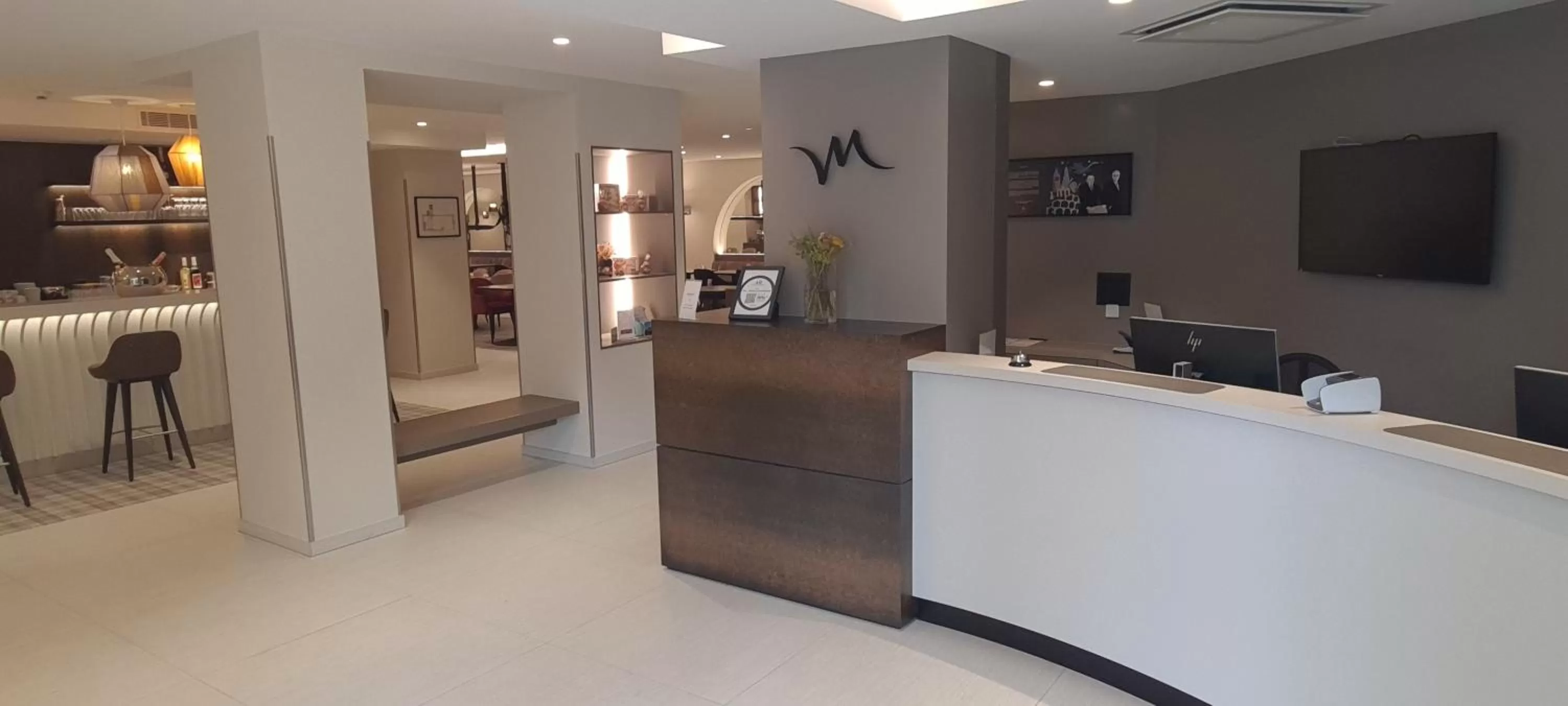 Lobby or reception in Mercure Fribourg Centre Remparts
