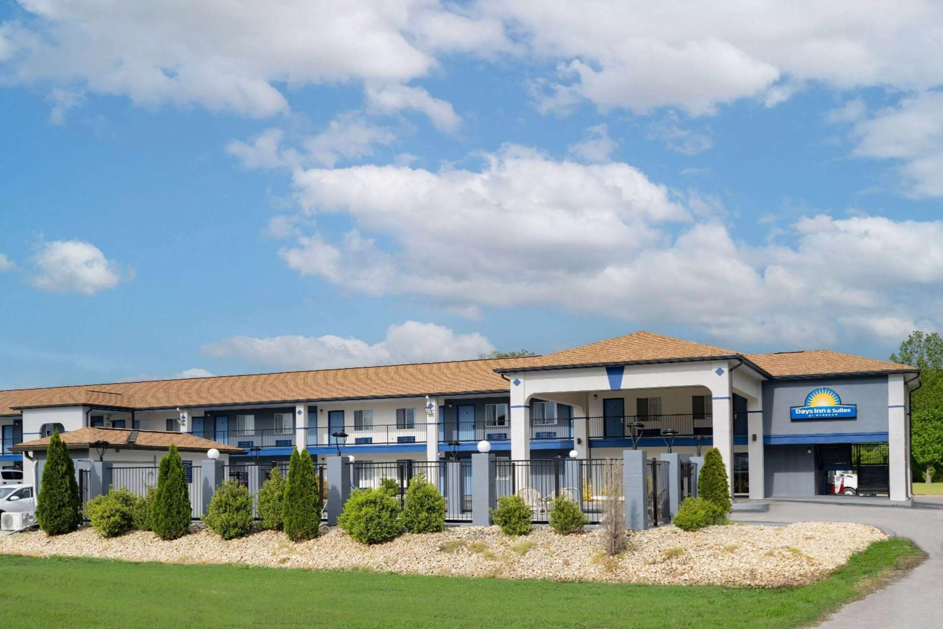 Property building in Days Inn by Wyndham Hamilton