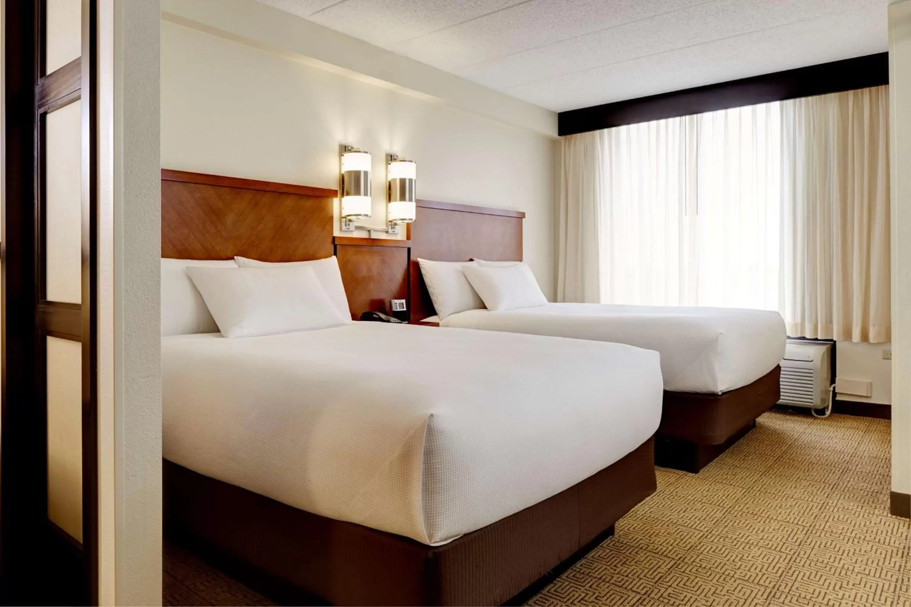 Photo of the whole room, Bed in Hyatt Place Indianapolis Airport
