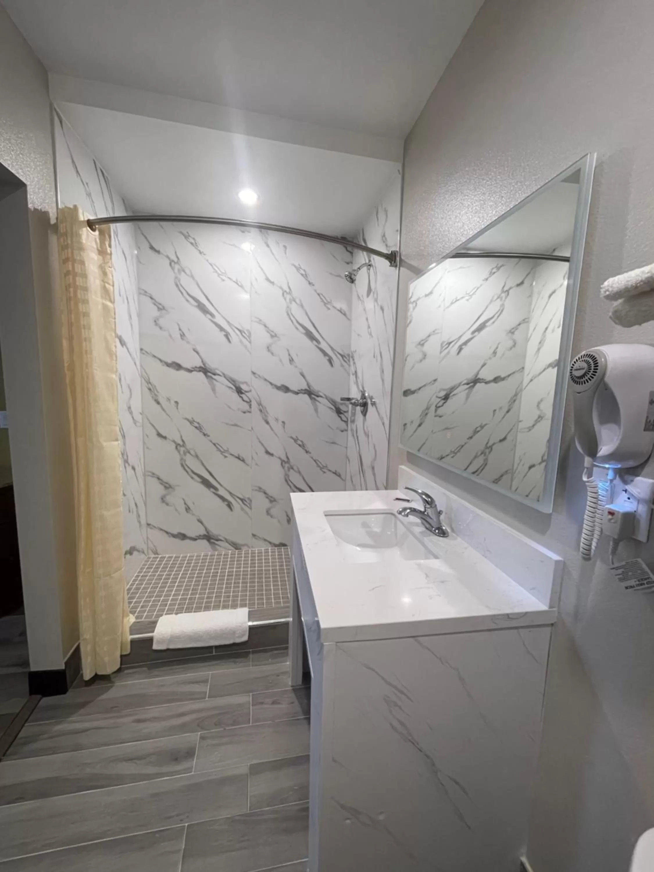 Bathroom in Stadium Inn & Spas