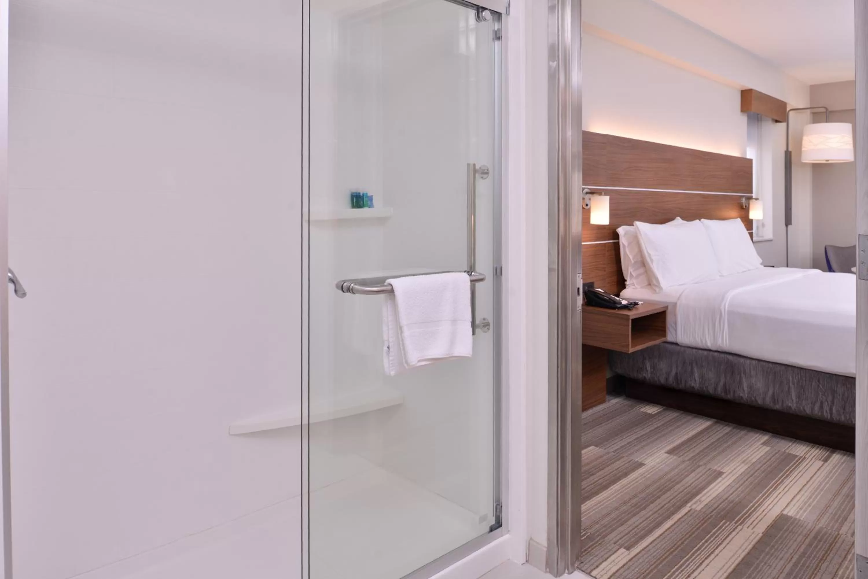 Photo of the whole room, Bed in Holiday Inn Express New Orleans - Arts District by IHG