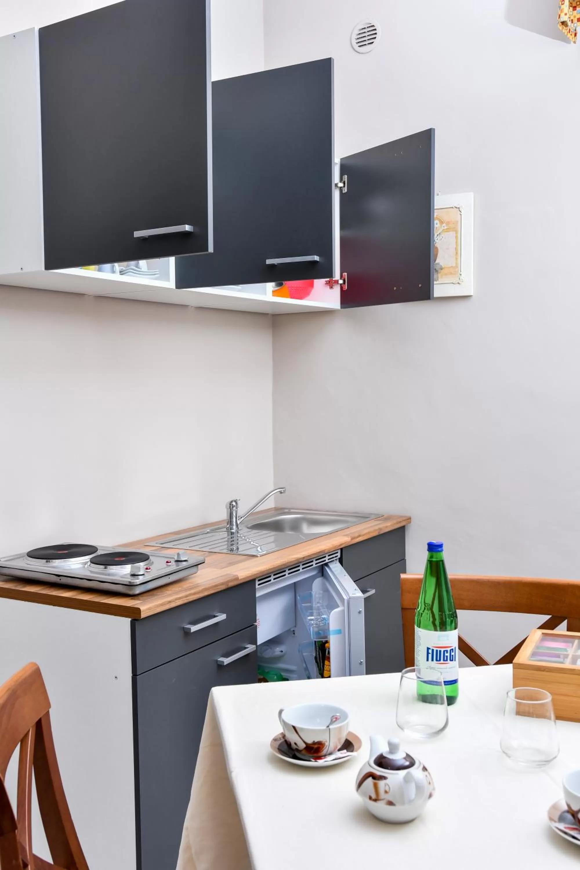 Restaurant/places to eat, TV/Entertainment Center in Hotel Marconi