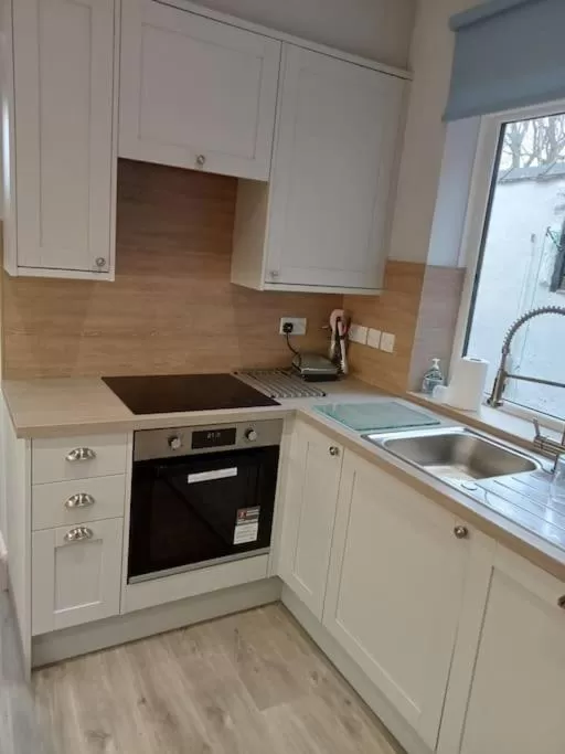 Kitchen or kitchenette, Kitchen/Kitchenette in Private rooms with breakfast in Bishop Auckland