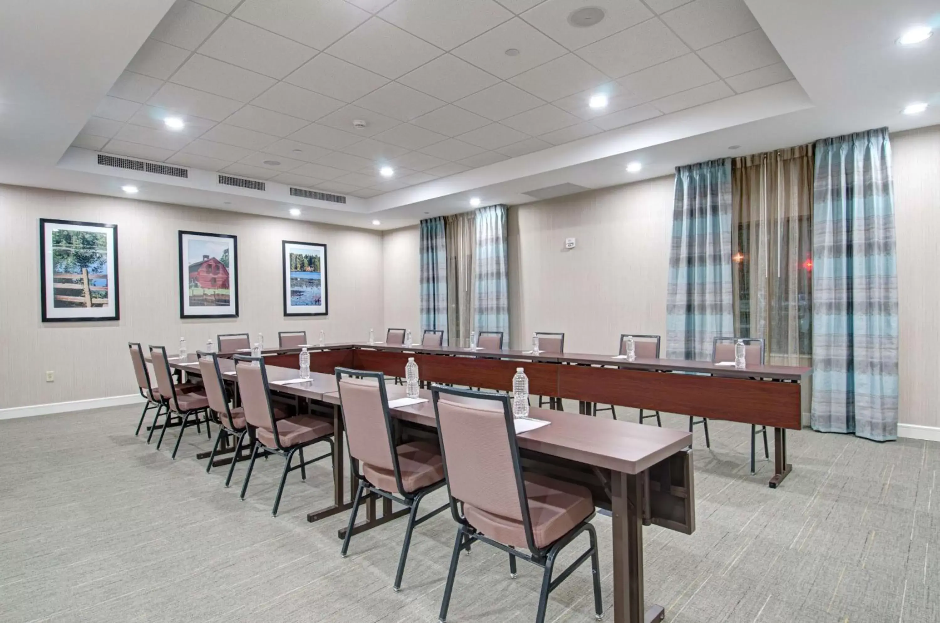 Meeting/conference room in Hampton Inn Boston - Westborough
