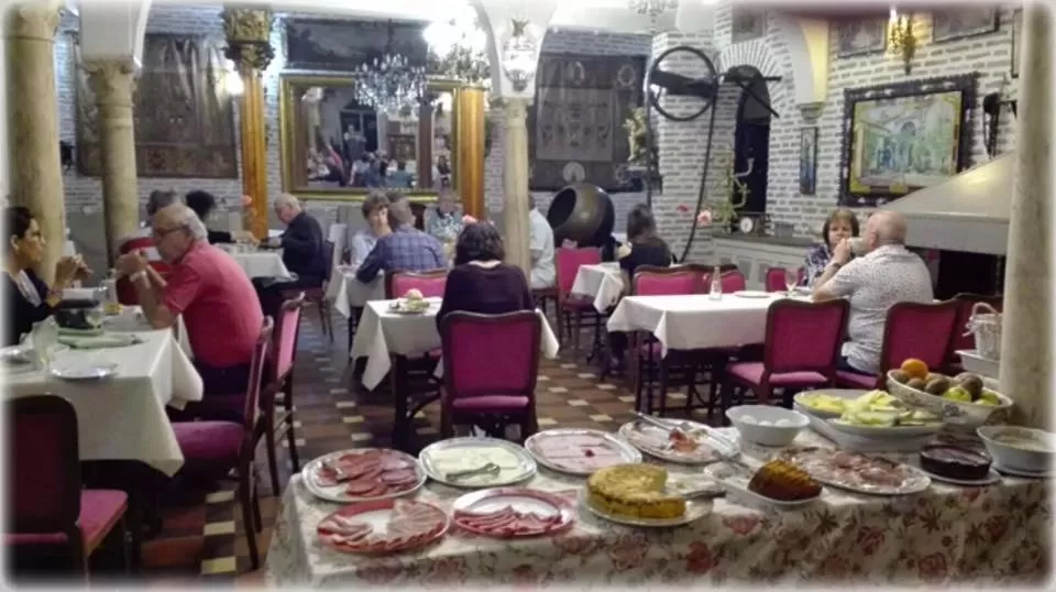 Restaurant/places to eat in Hotel Convento La Gloria