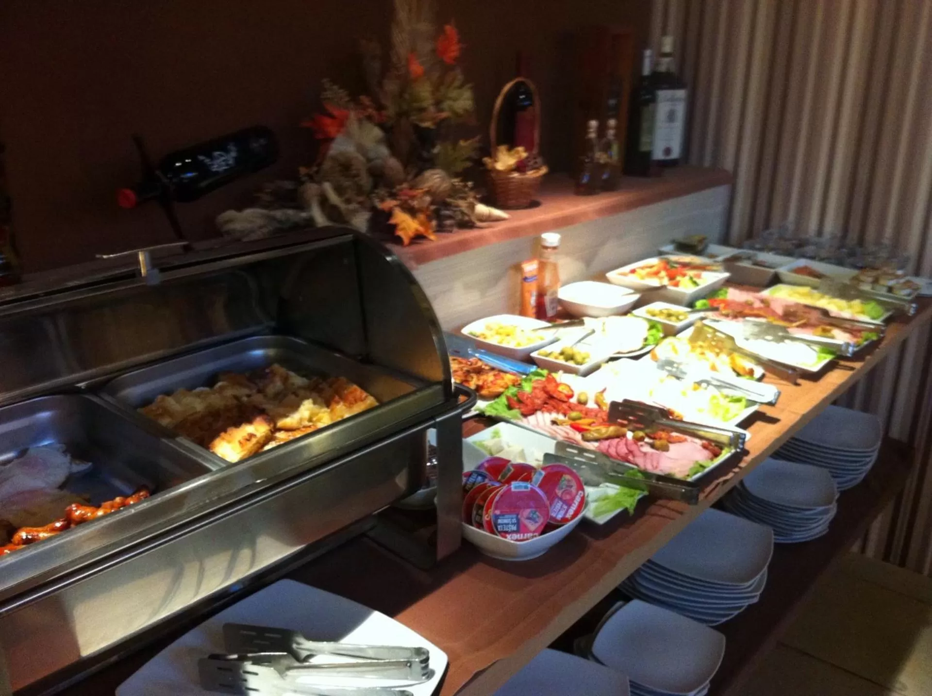 Buffet breakfast in Garni Hotel Vigor - EV station