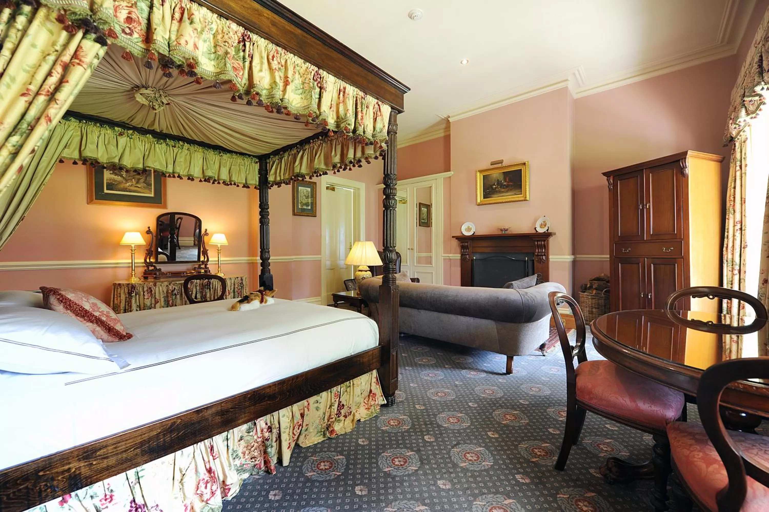 Bed in Chateau Yering