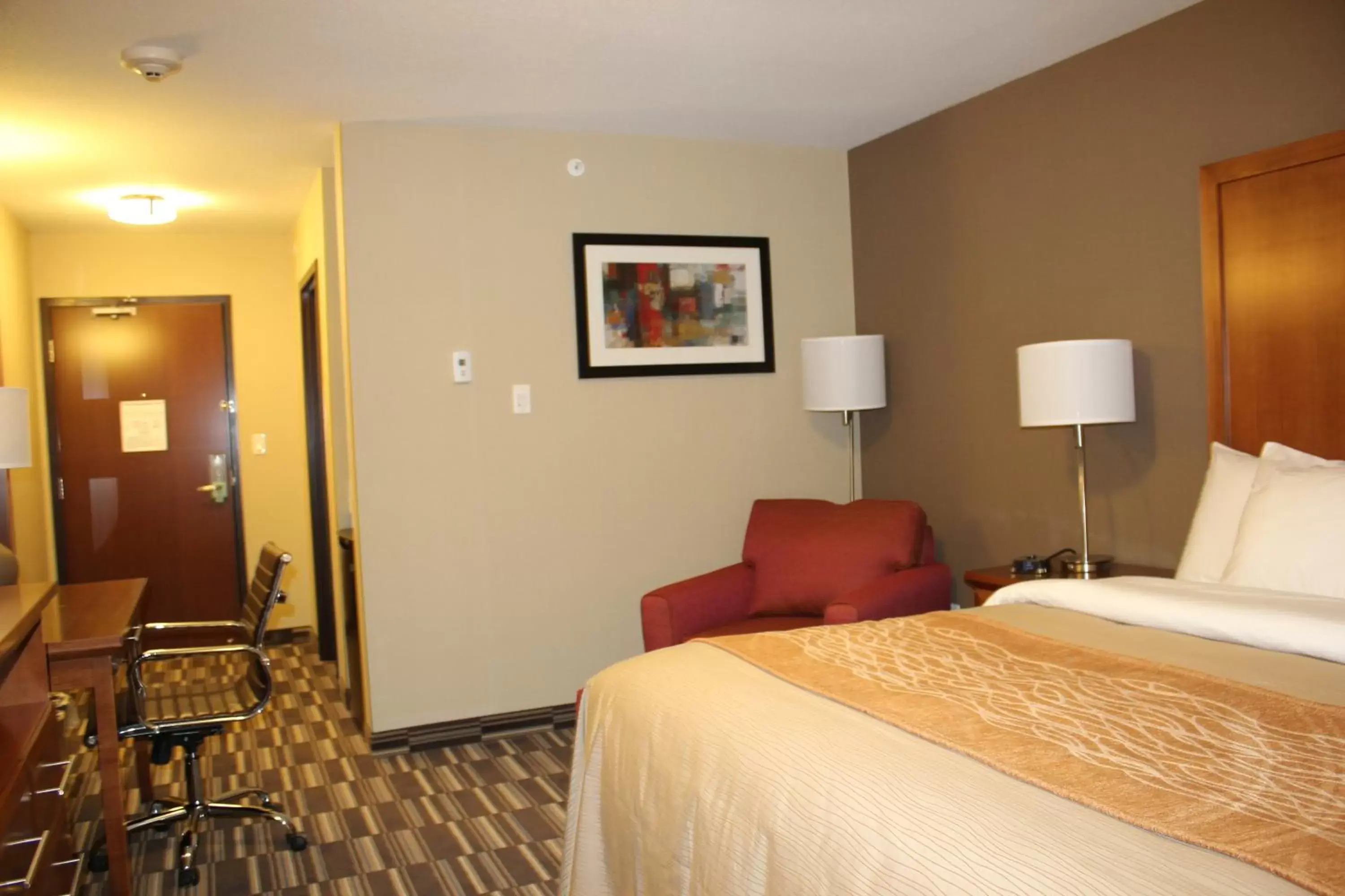 Bed in Comfort Inn & Suites Edmonton International Airport