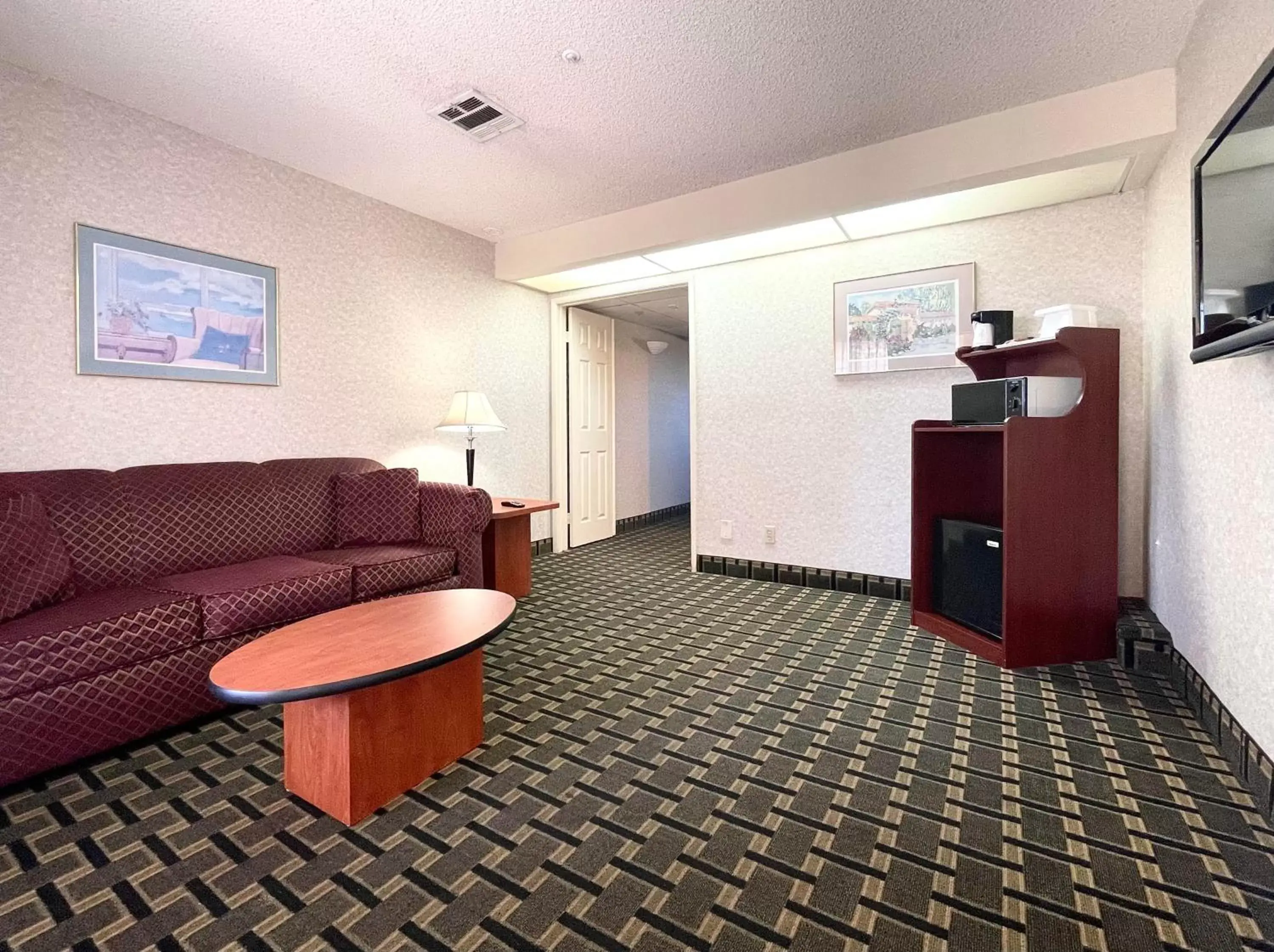 Living room, Seating Area in Ramada by Wyndham South El Monte