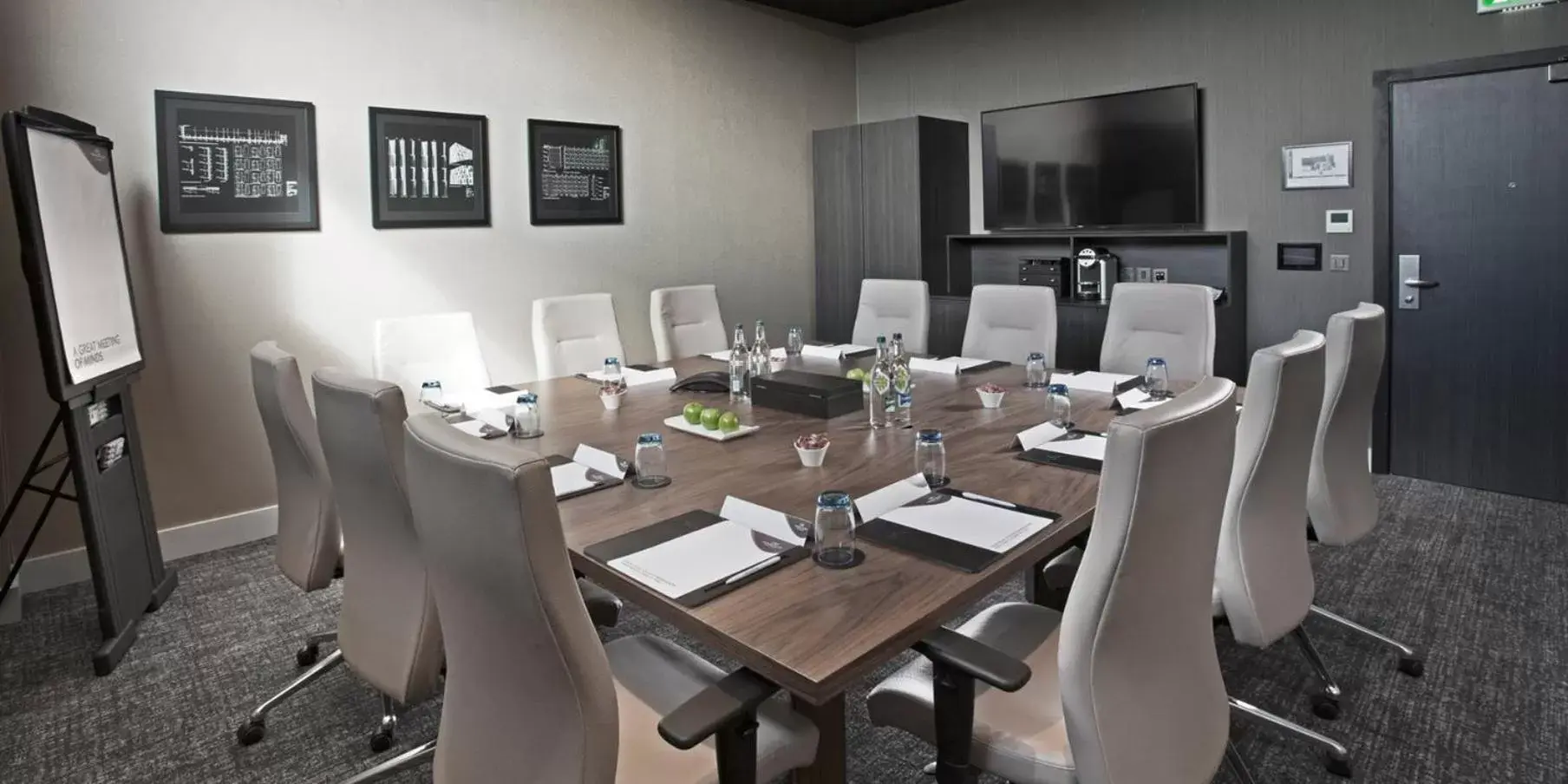 Meeting/conference room, Restaurant/Places to Eat in Crowne Plaza Aberdeen Airport, an IHG Hotel