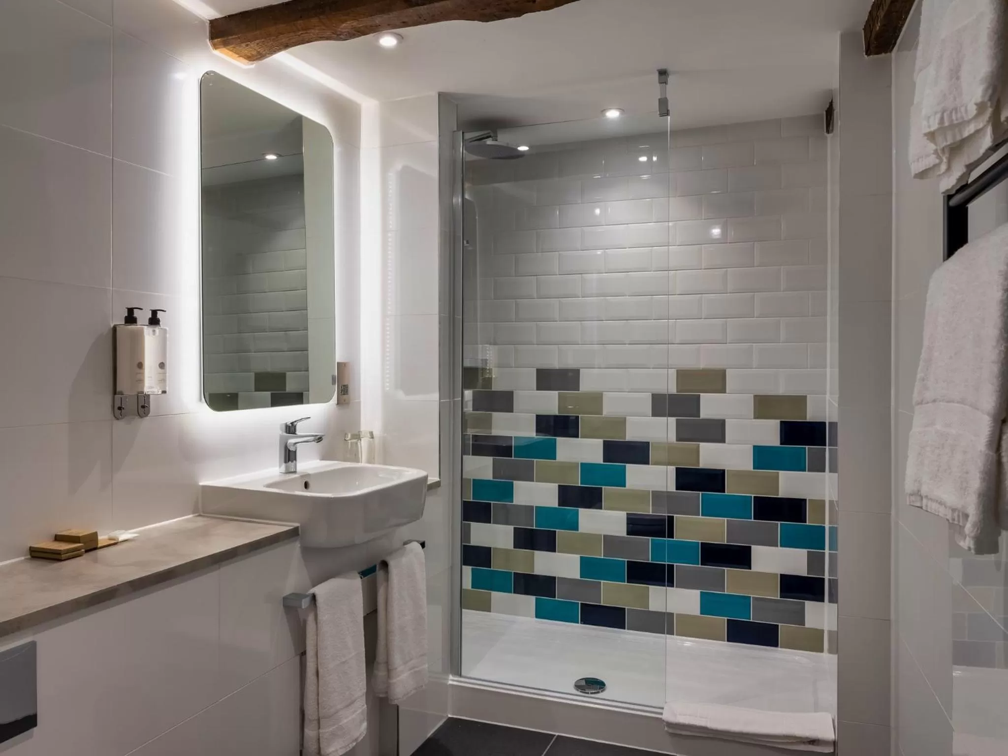 Shower in The Feathers Hotel